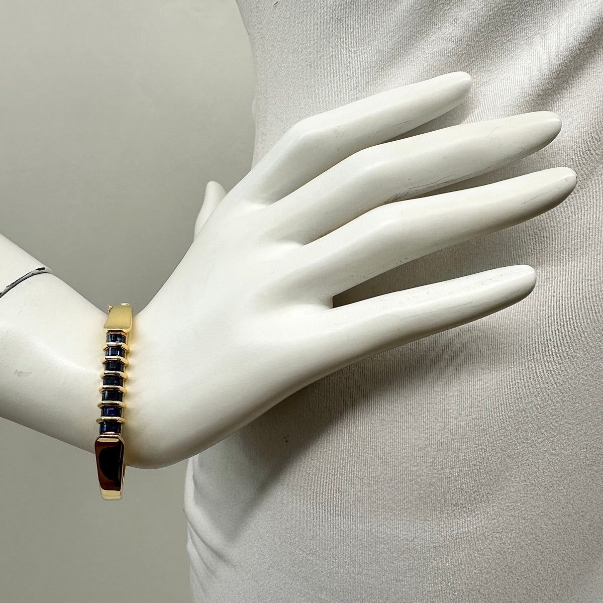 Luxury Montreaux 18K Gold Bracelet with Genuine Sapphire Gemstone - Elegant Jewelry Gift for Women, Perfect for Weddings, Anniversaries & Special Occasions