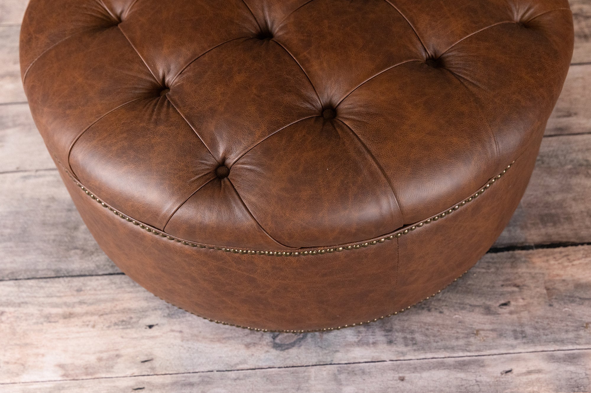 Round Tufted Ottoman by Arthur - Stylish Footrest & Extra Seating for Living Room, Bedroom, or Office