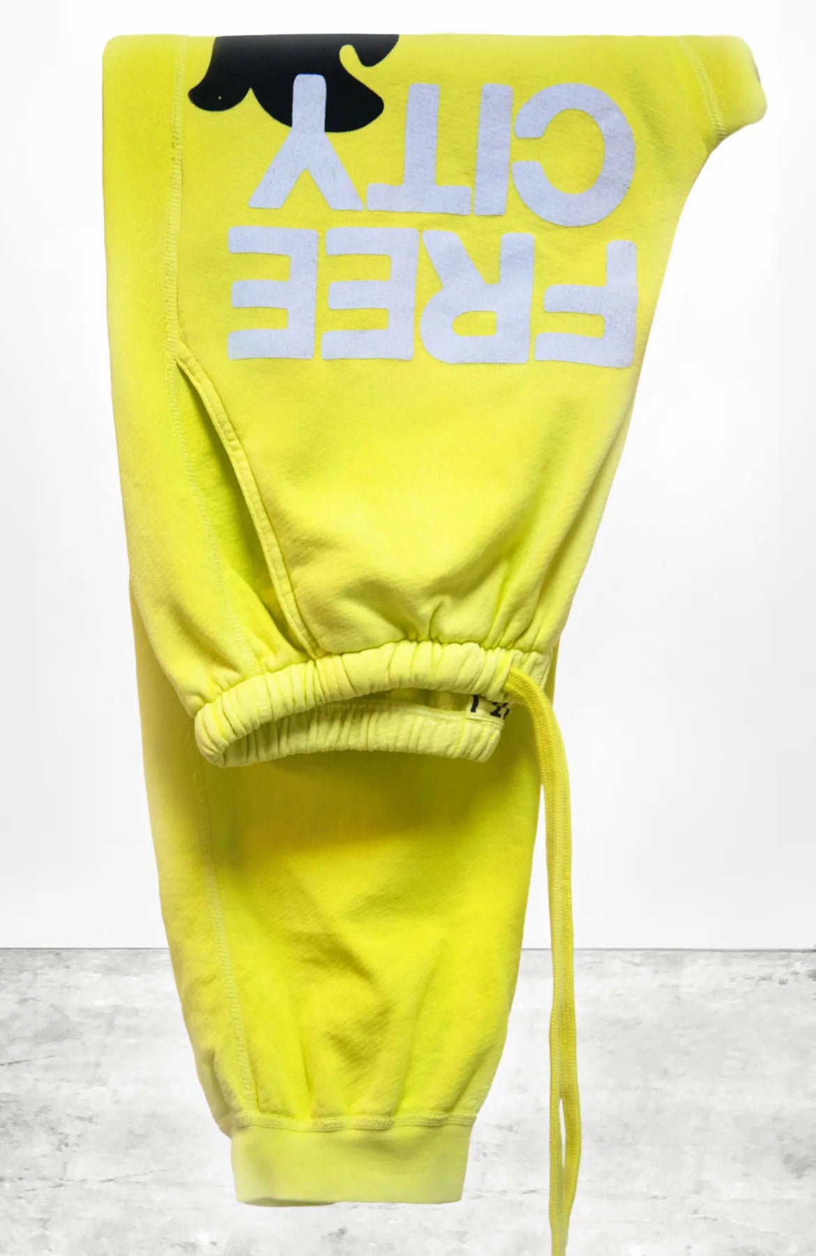 FreeCity Large Sunfades Pocket Sweatpant - Glowlight Yellow | Comfortable Lounge Pants for Men & Women | Perfect for Yoga, Running, and Relaxing at Home