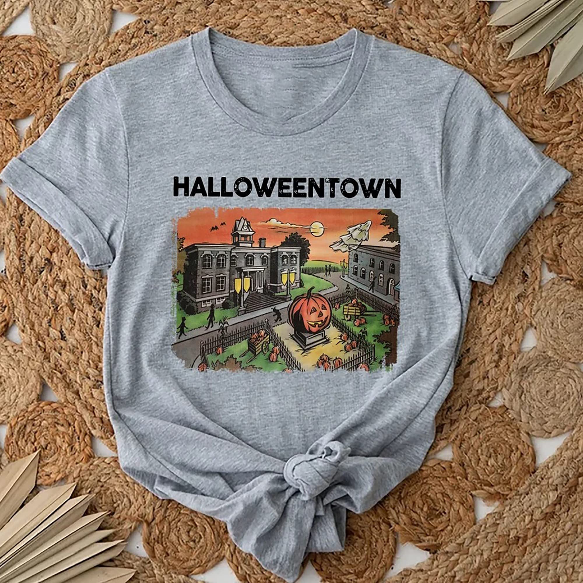 Halloweentown T-Shirt - Vintage Halloween Pumpkin Graphic Tee for Men & Women - Perfect for Halloween Parties, School Events, and Casual Wear