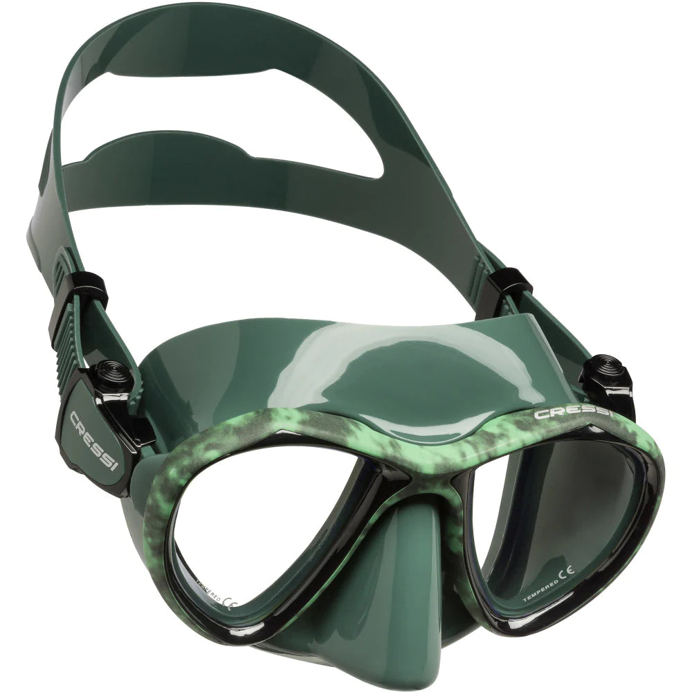 Cressi Metis Green Hunter Spearfishing Mask - Low Volume Scuba Diving Goggles for Free Diving & Snorkeling - Perfect for Underwater Hunting & Ocean Adventures