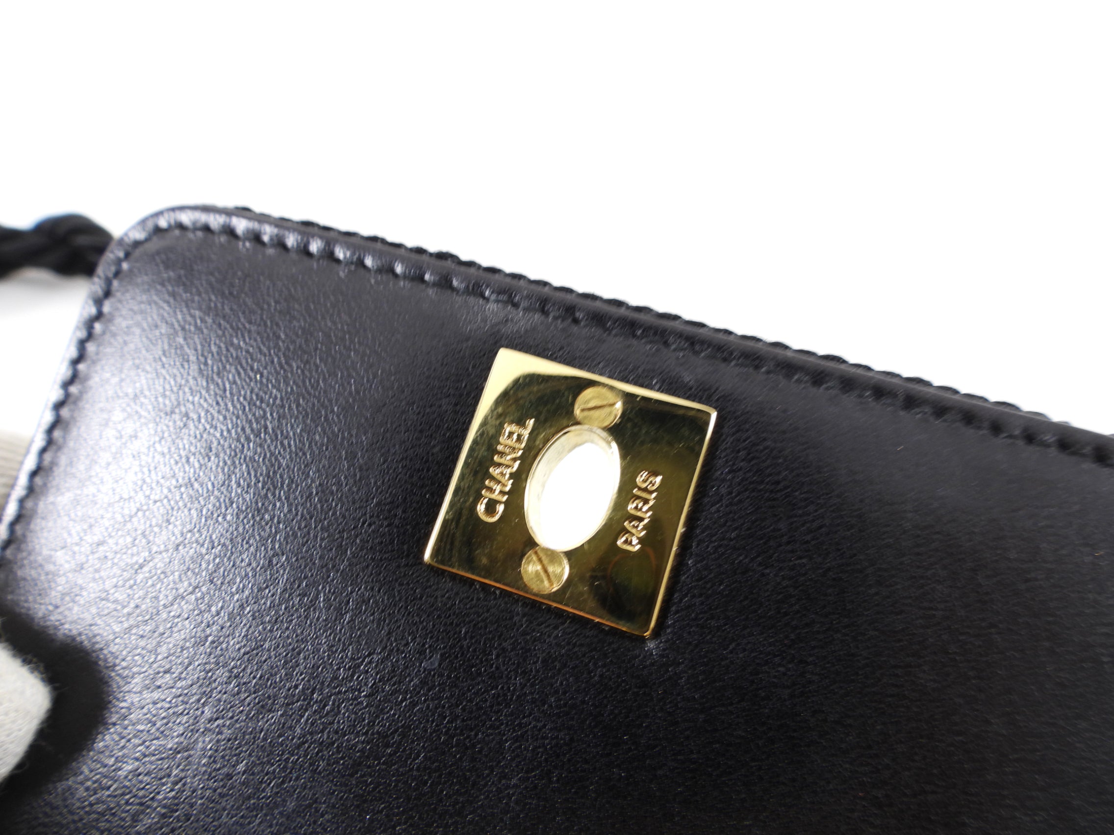 Chanel Vintage 1997 Limited Edition Black Leather CC Turn Lock Shoulder Bag - Perfect for Evening Events & Luxury Collectors