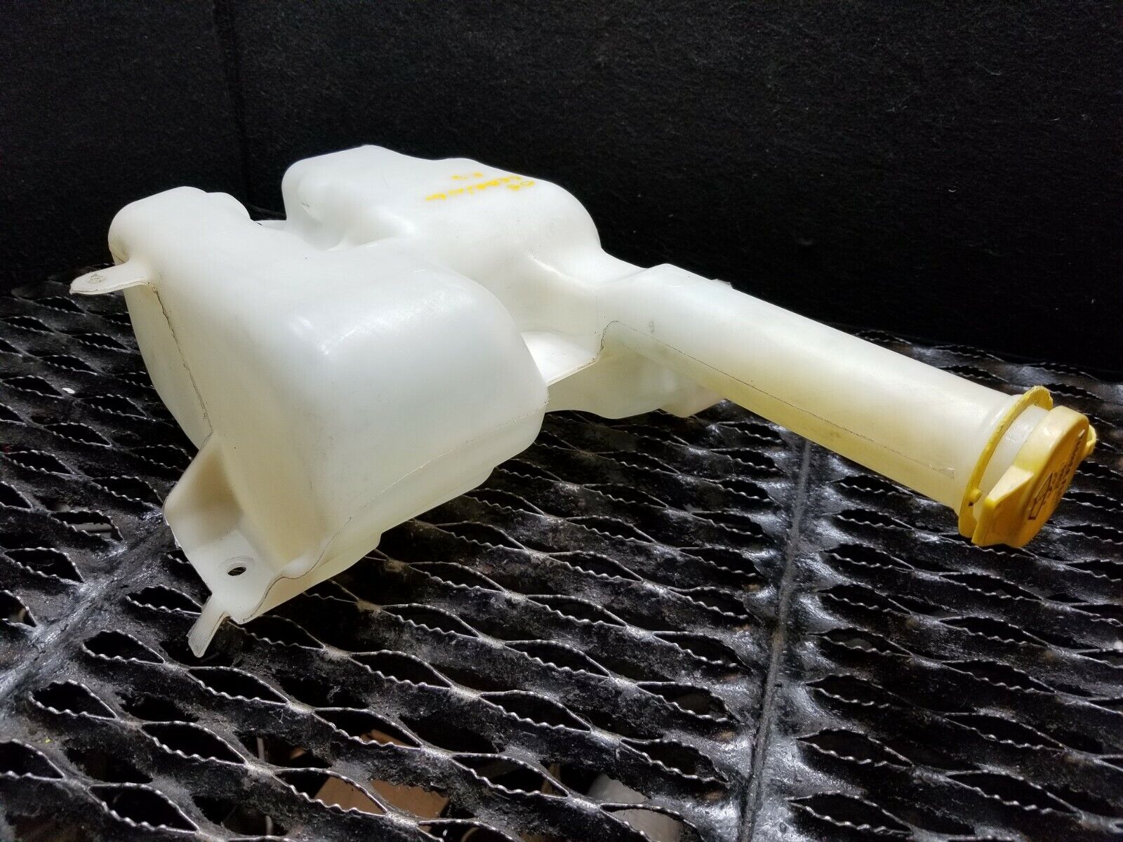 04 05 06 Chrysler Sebring Convertible Windshield Washer Tank Reservoir OEM Replacement Part - Perfect for Car Maintenance & Windshield Cleaning