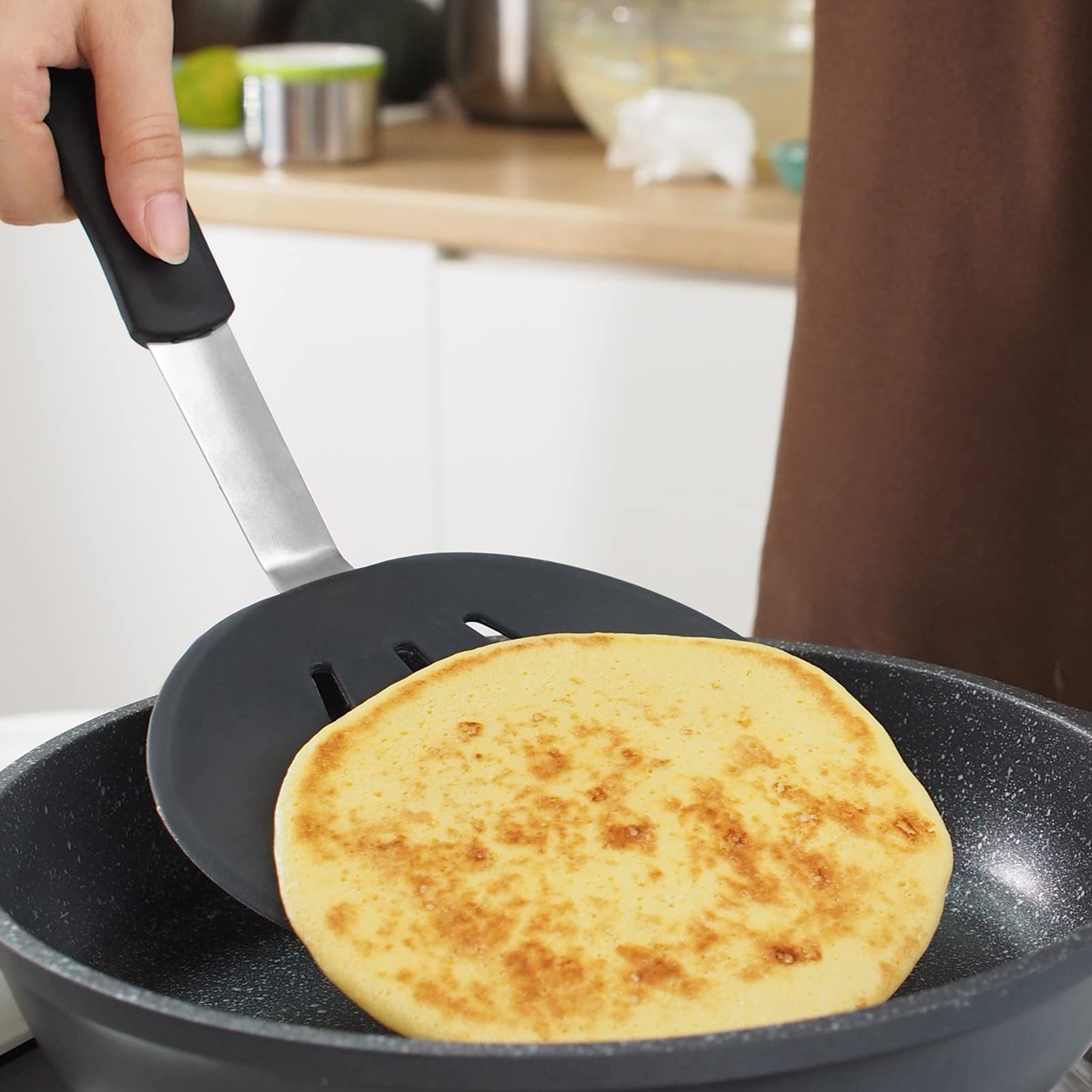 Haofy Flexible Silicone Spatula - Extra Wide Heat-Resistant Kitchen Turner for Pancakes, Eggs, Omelets & Baking - Non-Stick Cooking Utensil for Flipping, Scraping & Mixing (Perfect for Breakfast, Grilling & Baking)