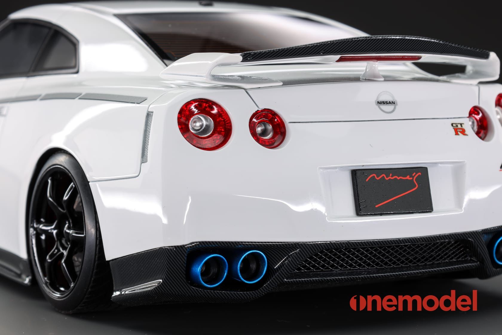 1:18 Scale Nissan GT-R R35 Mine's Version Diecast Model Car - Collectible Sports Car for Display, Gifts & Racing Enthusiasts
