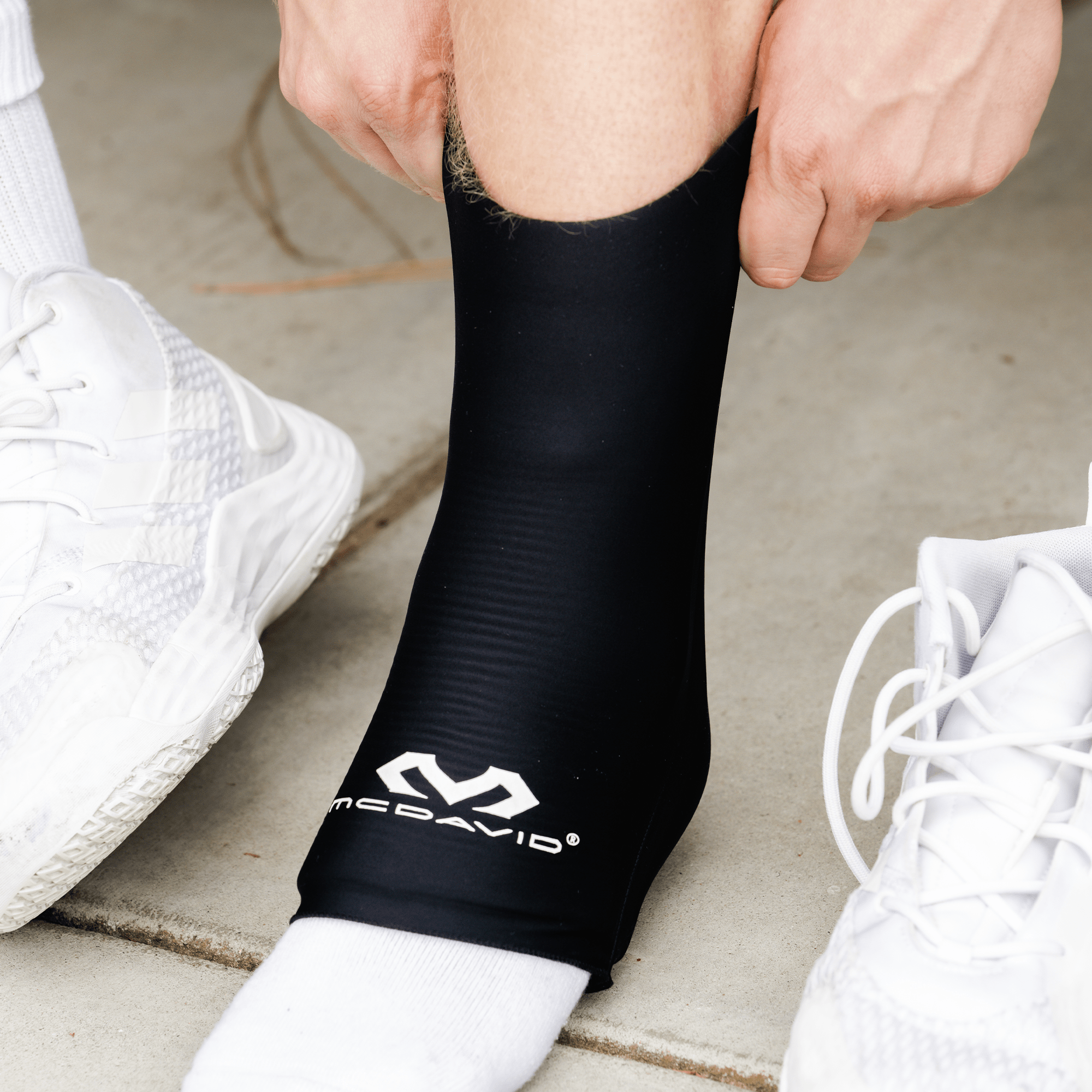 Flex Ice Therapy Ankle Compression Sleeve - Adjustable Cold Pack Support for Sprains, Swelling & Pain Relief - Ideal for Athletes, Runners & Post-Surgery Recovery