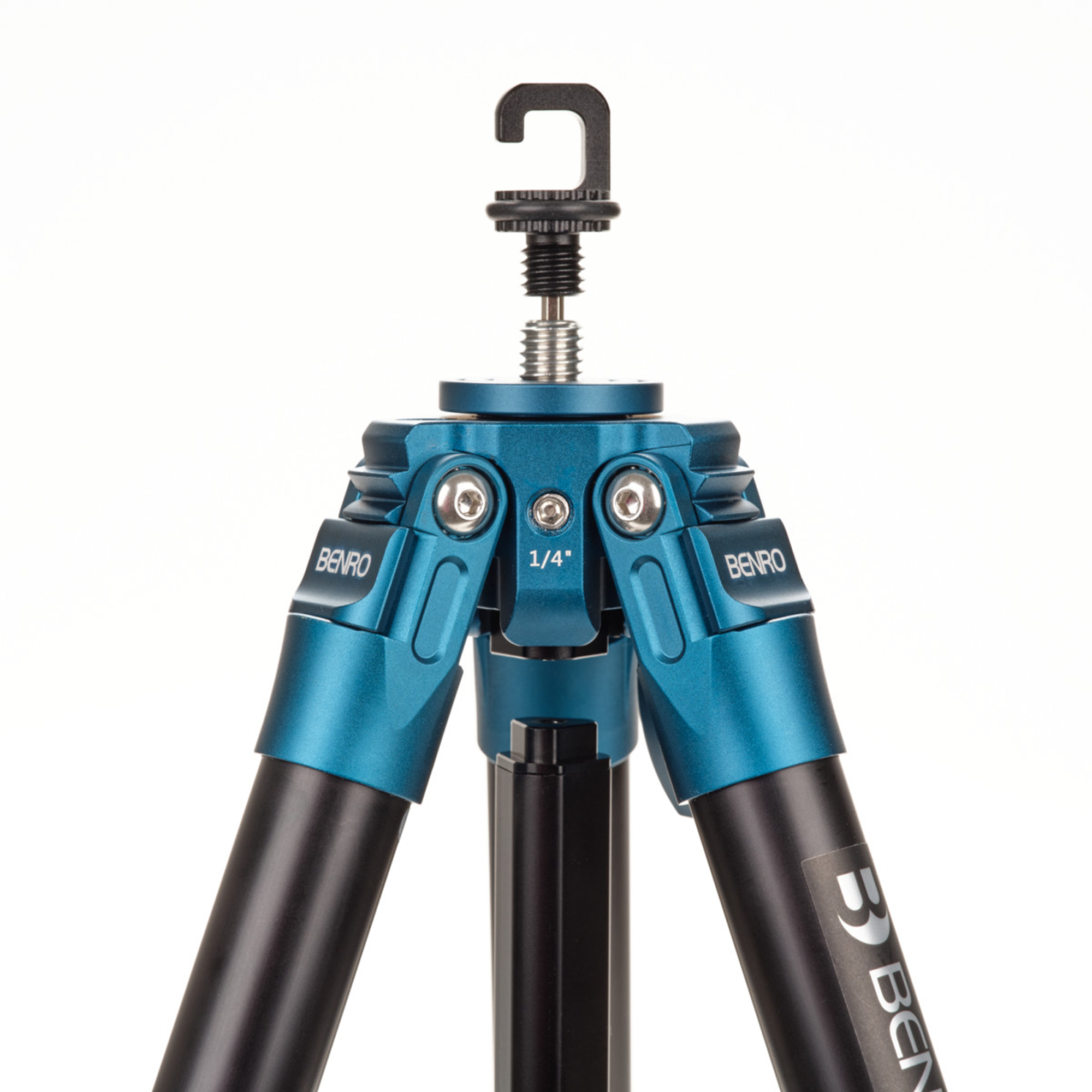 Benro TSL08AN00 SuperSlim Lightweight Aluminum Tripod with Ball Head - Compact Travel Tripod for DSLR Cameras, Mirrorless Cameras & Smartphones - Perfect for Travel, Hiking & Outdoor Photography