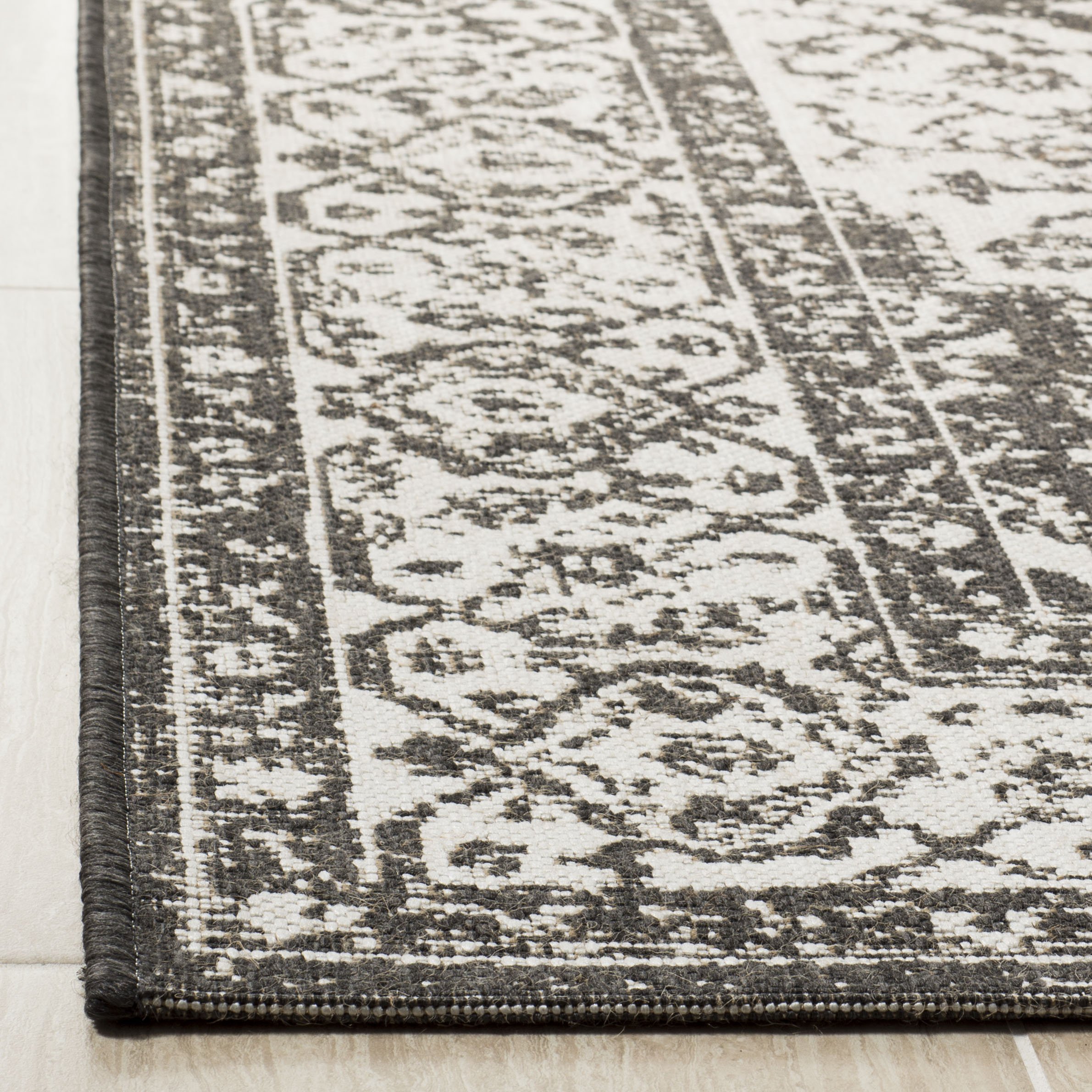 SAFAVIEH Linden Collection 8'x8' Square Light Grey/Charcoal Oriental Medallion Area Rug - Indoor/Outdoor Non-Shedding, Easy to Clean - Perfect for Patio, Backyard, Porch, Deck & Mudroom Decor