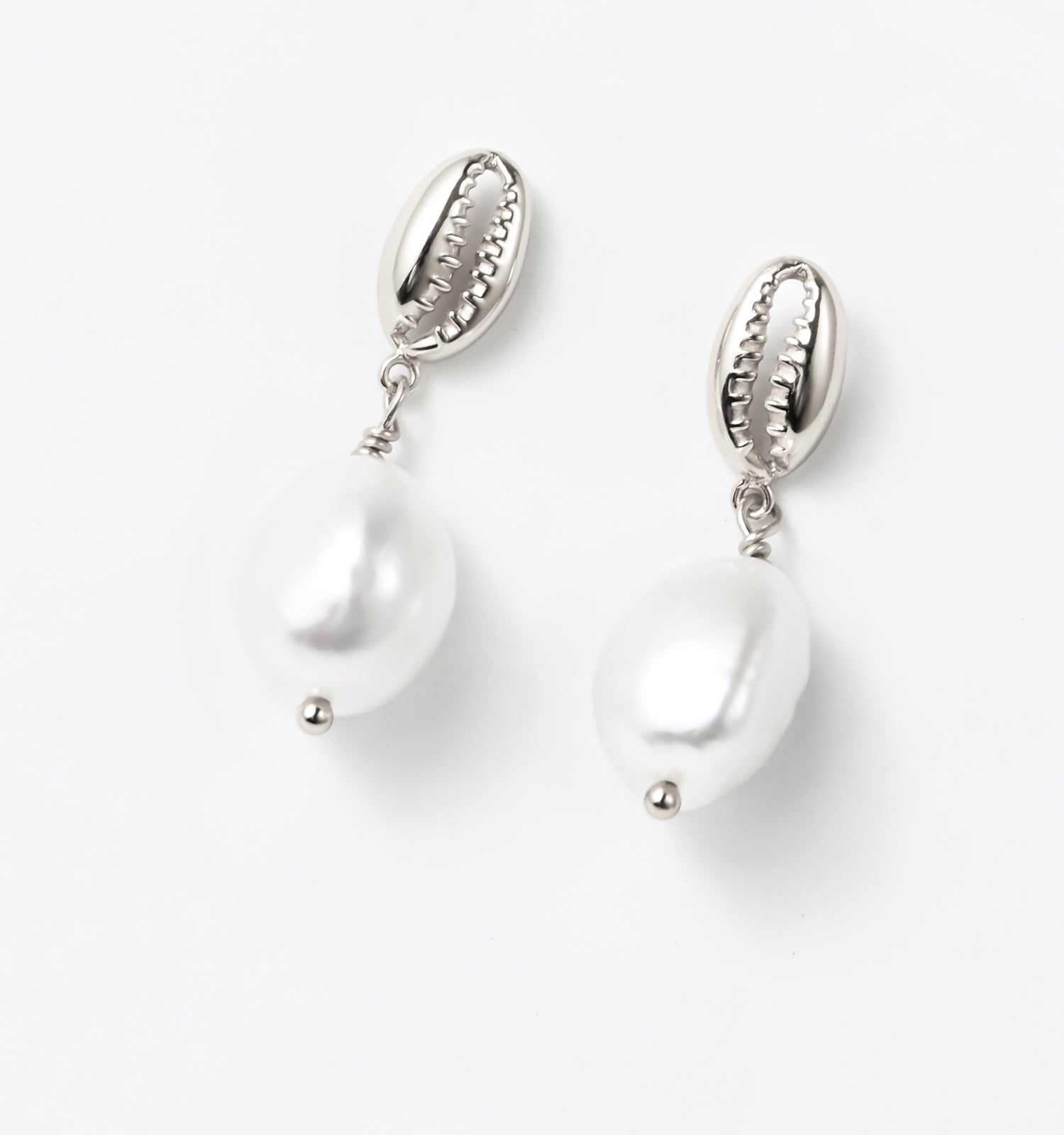 Puka Shell Earrings for Women - Natural Hawaiian Style Dangle Earrings - Boho Beach Jewelry for Summer Vacation, Party & Casual Wear