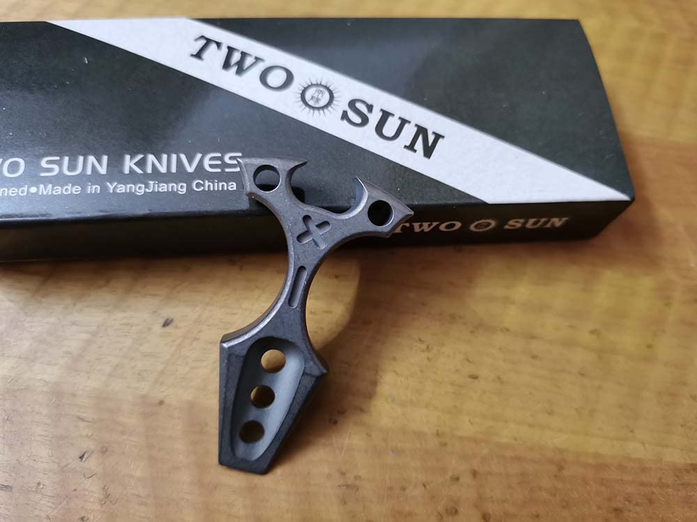 TwoSun TS-EDC05 Titanium EDC Pocket Tool - Multi-Function Pry Bar for Camping, Survival, Outdoor Adventures & Everyday Carry (EDC)