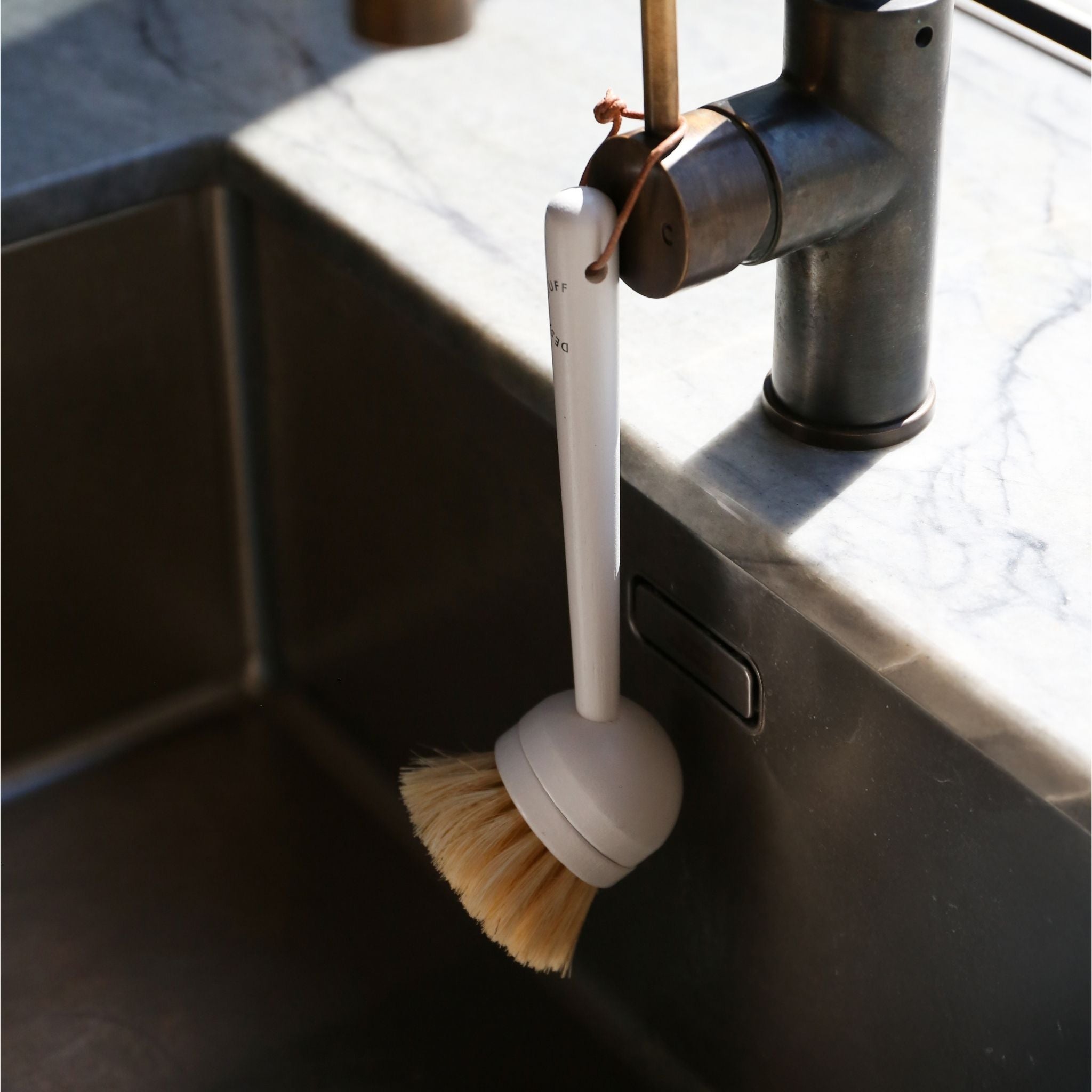 Eco-Friendly Dish Brush - Biodegradable & Sustainable Kitchen Cleaning Brush for Washing Dishes, Pots & Pans - Perfect for Eco-Conscious Homes & Zero Waste Lifestyle