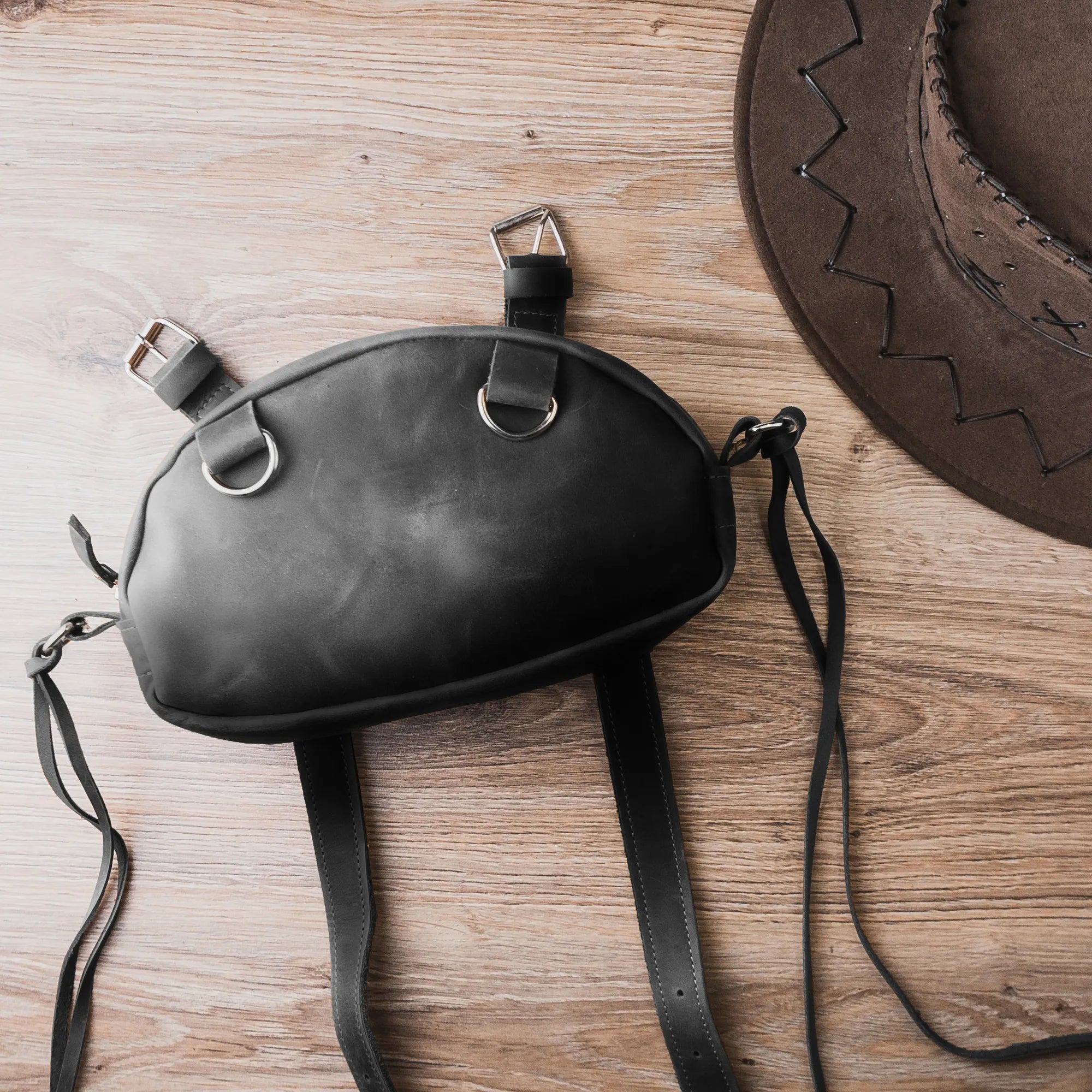 Custom Horse Saddle Bag - Durable Leather Equestrian Saddlebag for Riding, Trail & Show - Perfect for Western & English Riders