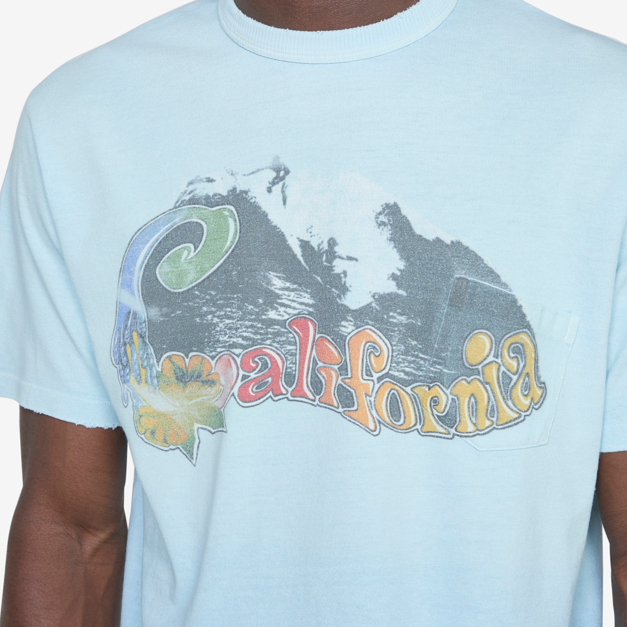 California Wave Graphic T-Shirt - Soft Cotton Blue Tee for Men & Women - Beach, Surfing & Summer Style