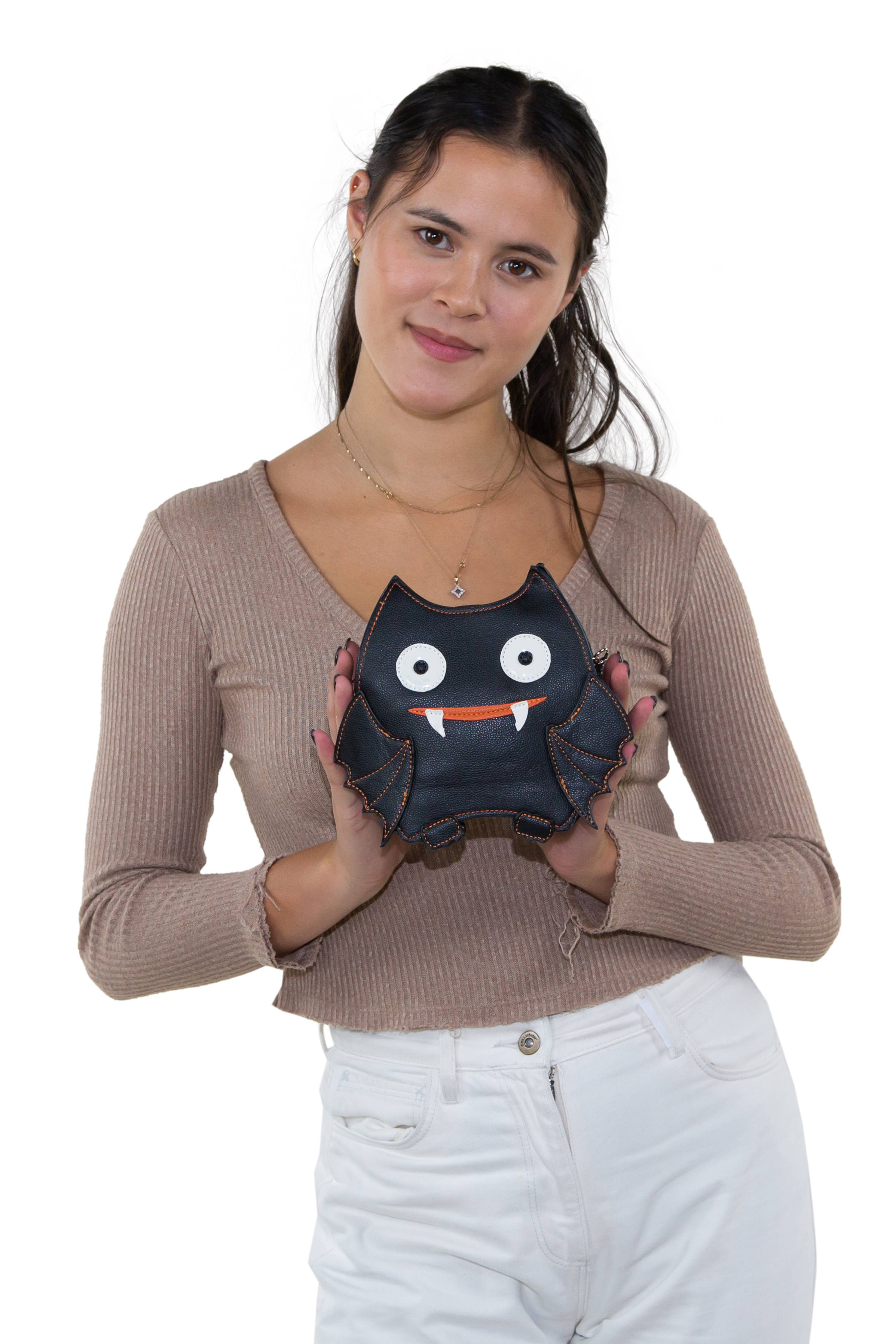 Stylish Bat Print Crossbody Bag for Women - Gothic Fashion Accessory for Halloween, Cosplay & Everyday Use