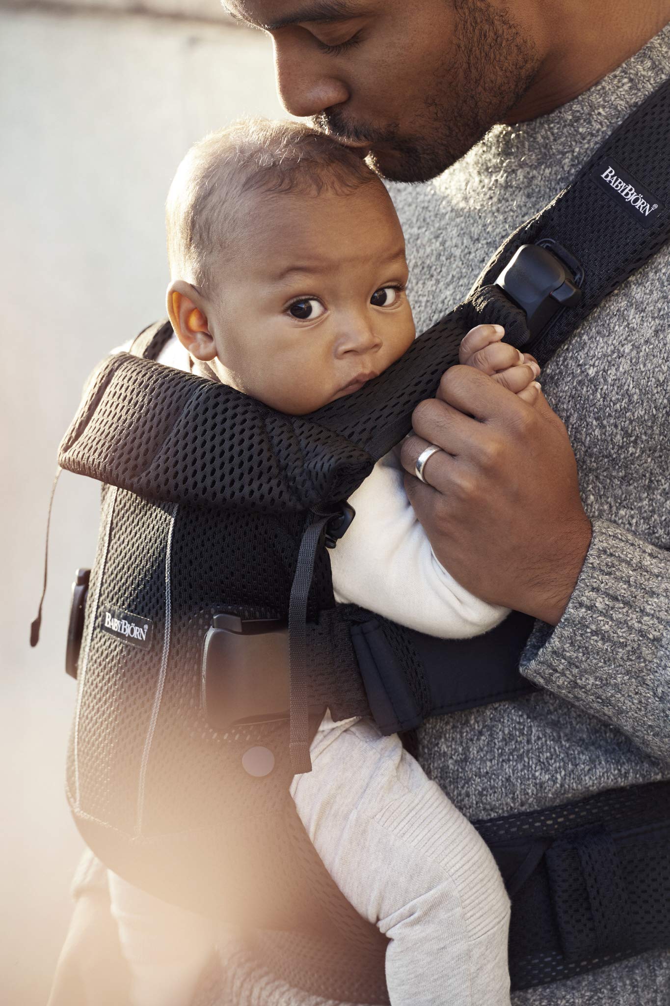 BabyBjörn New Baby Carrier One Air 2019 Edition - Breathable Mesh Baby Carrier in Black, One Size (098025US) | Ergonomic Design for Newborns to Toddlers | Perfect for Outdoor Walks, Shopping & Travel