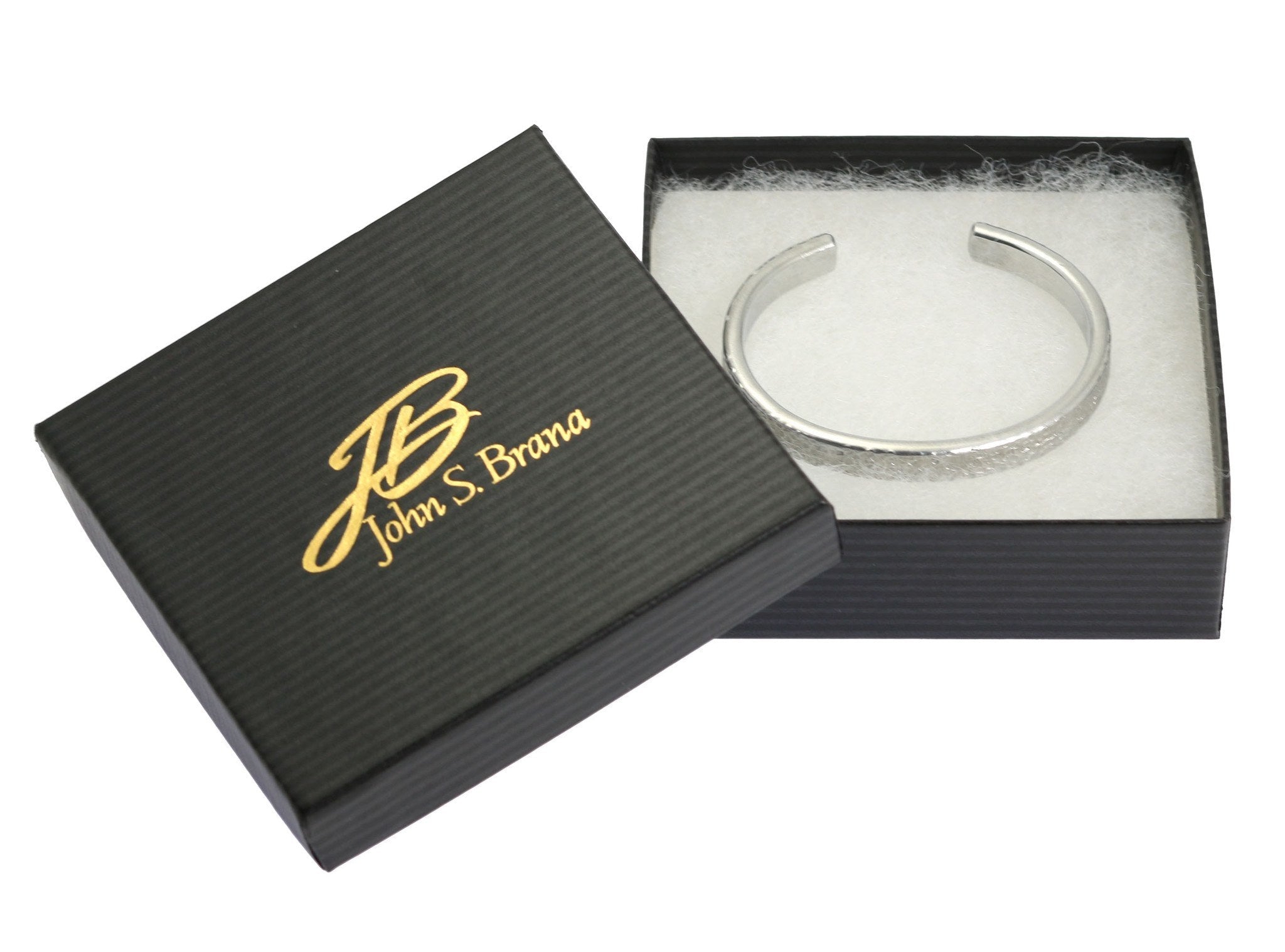 Stylish Thin Textured Aluminum Cuff Bracelet for Women - Lightweight Fashion Jewelry for Everyday Wear, Parties & Special Occasions