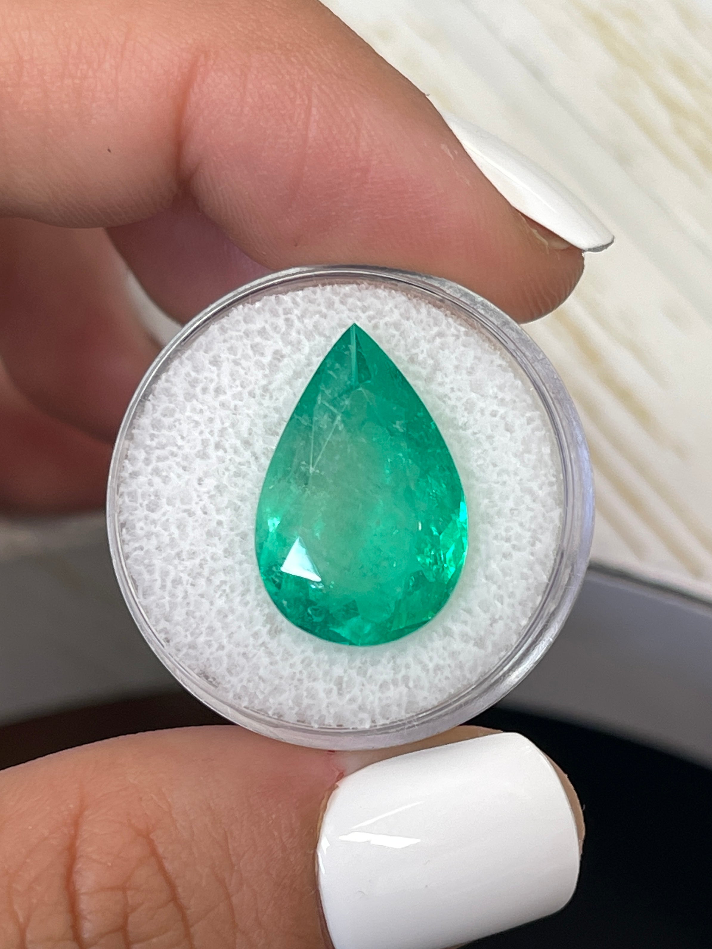 10.05 Carat Natural Colombian Emerald Pear Cut Loose Gemstone - 20x13mm Vivid Green for Jewelry Making & Engagement Rings