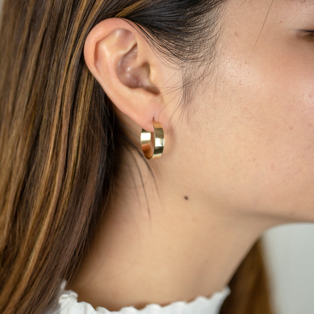 9ct Yellow Gold 20mm Flat Half Hoop Earrings for Women - Classic Dainty Everyday Jewelry - Perfect for Work, Date Night & Special Occasions