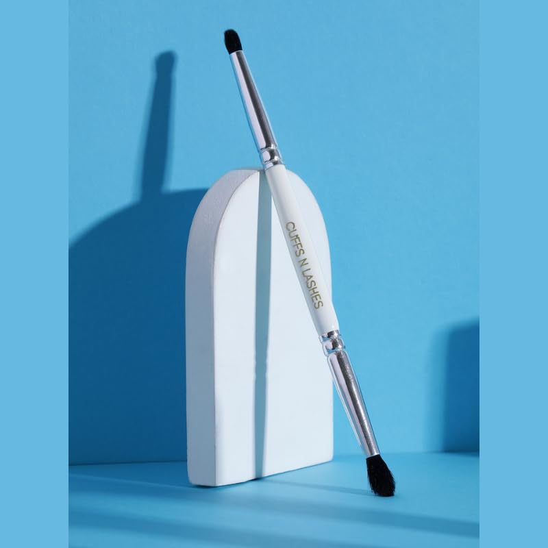Professional Dual-Ended Eyeliner Brush - Small Smudger & Pencil Brush for Precise Makeup Application | Perfect for Smokey Eyes & Winged Liner Looks