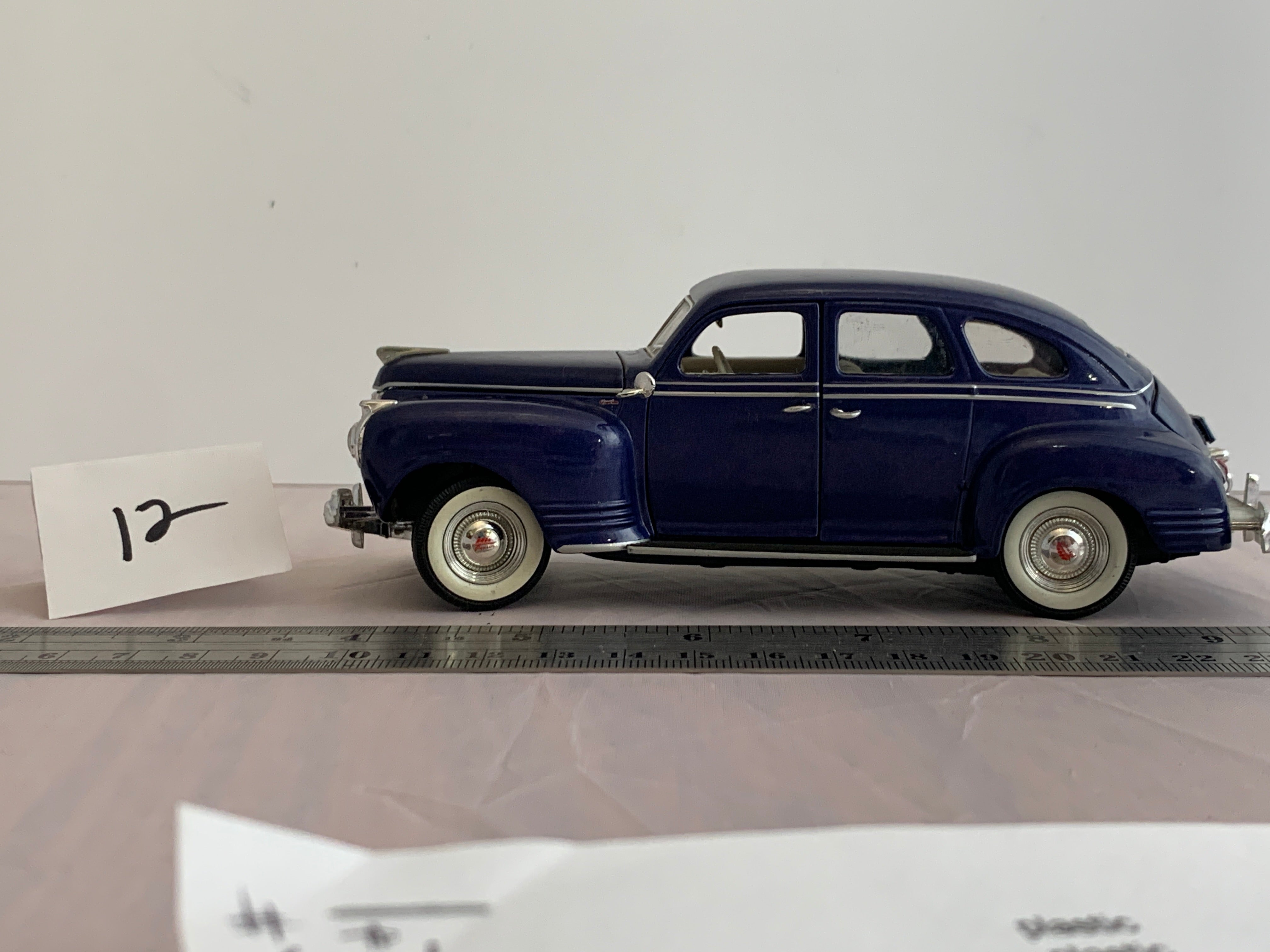 1/32 Scale Diecast 1941 Plymouth Signature Model - Collectible Vintage Car for Display & Gifts
