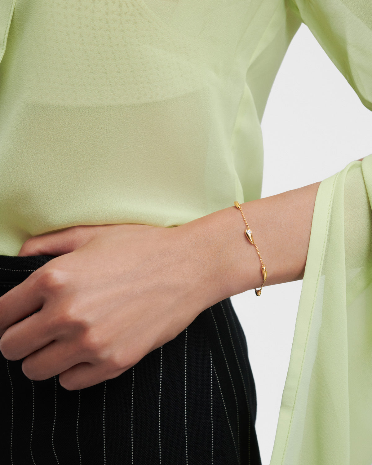Becca Bracelet for Women - Elegant & Stylish Gold/Silver Bangle - Perfect for Everyday Wear, Parties & Gifts