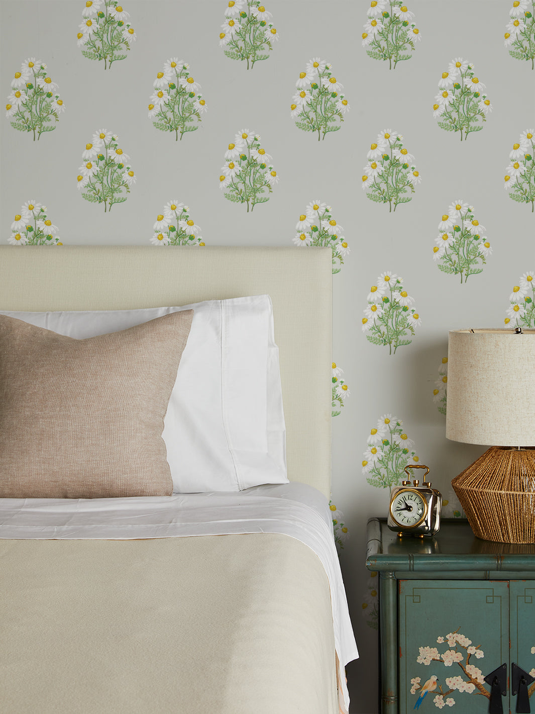 Sarah Jessica Parker 'Fleur De Camomille' Silver Wallpaper - Elegant Floral Peel & Stick Wallpaper for Living Room, Bedroom, or Nursery Decor