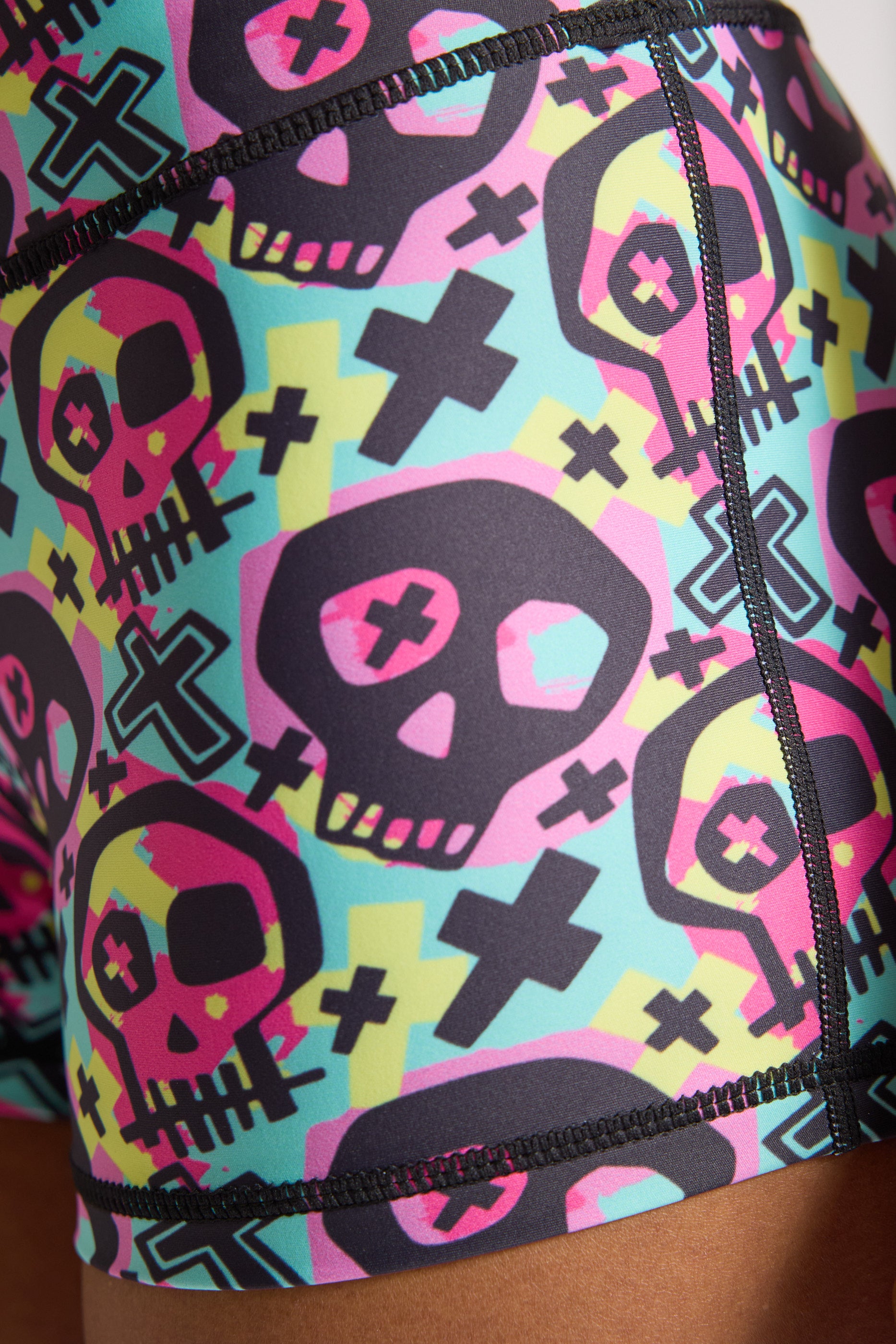 Skulls Decor - Gothic Home Decor, Halloween Party Supplies & Unique Gifts for Horror Fans | Perfect for Wall Art, Shelf Displays & Themed Events