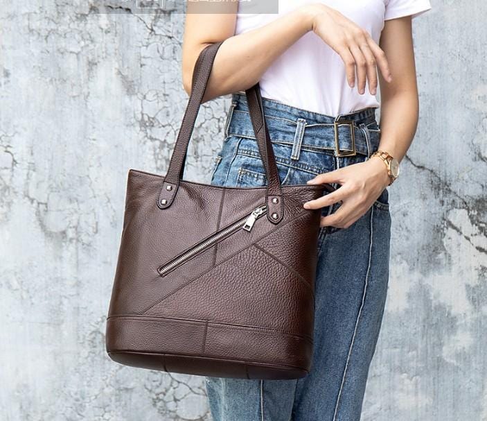 Stylish Women's Leather Beach Tote Bag - Waterproof & Spacious Summer Shoulder Bag for Travel, Shopping, and Poolside Essentials
