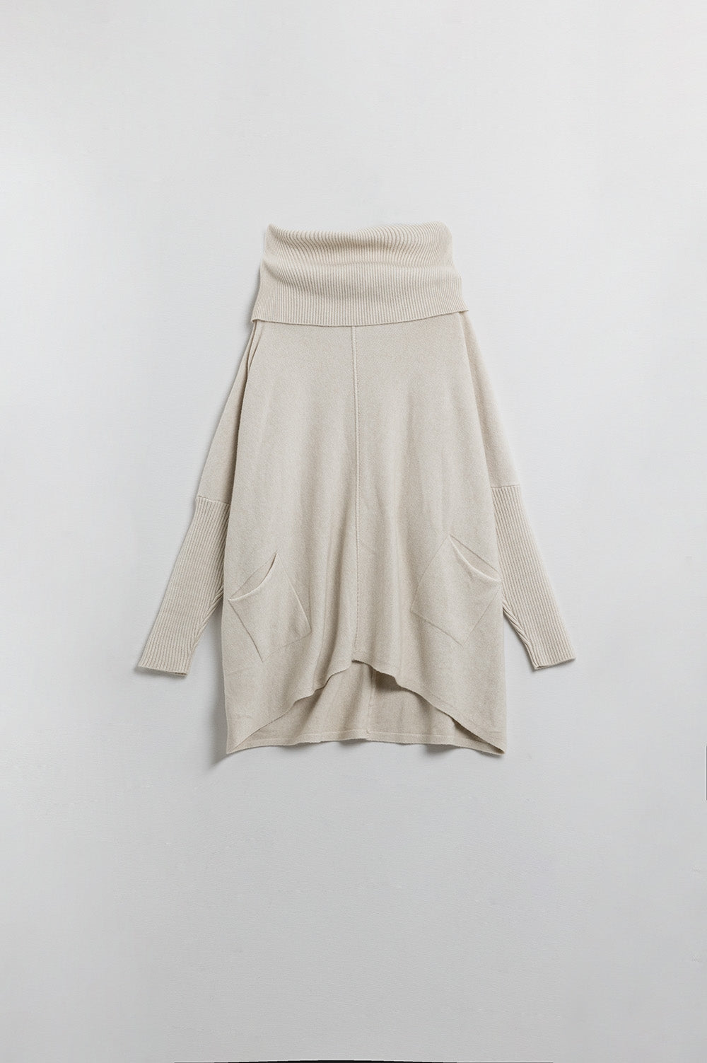 Oversized Beige Pullover with Front Pockets - Cozy Casual Sweater for Women | Perfect for Fall Layering, Weekend Outings & Relaxing at Home