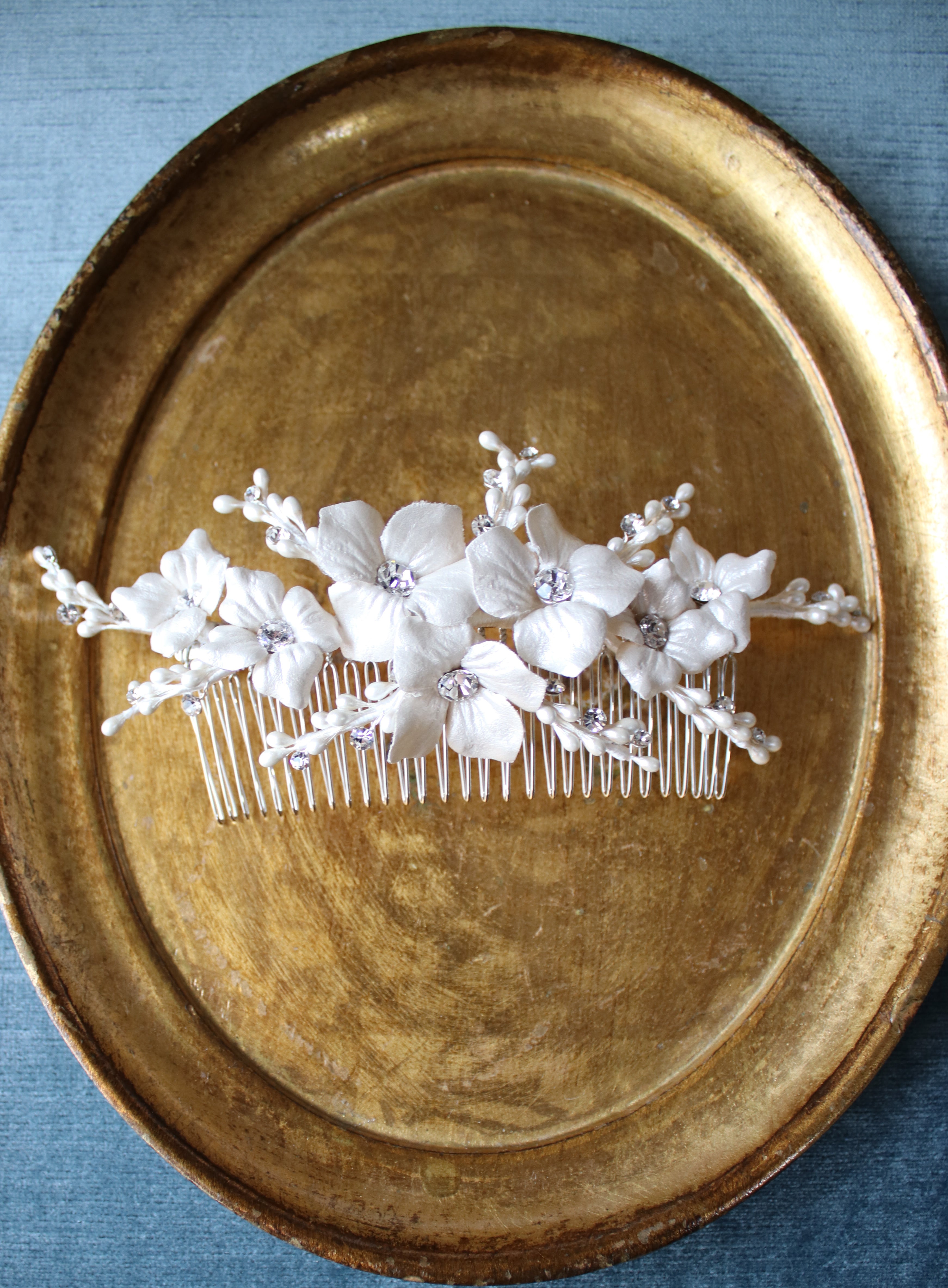 OLIVIA Floral Hair Comb for Women - Elegant Bridal Wedding Hair Accessories, Boho Vintage Hairpins for Prom, Party, and Special Occasions