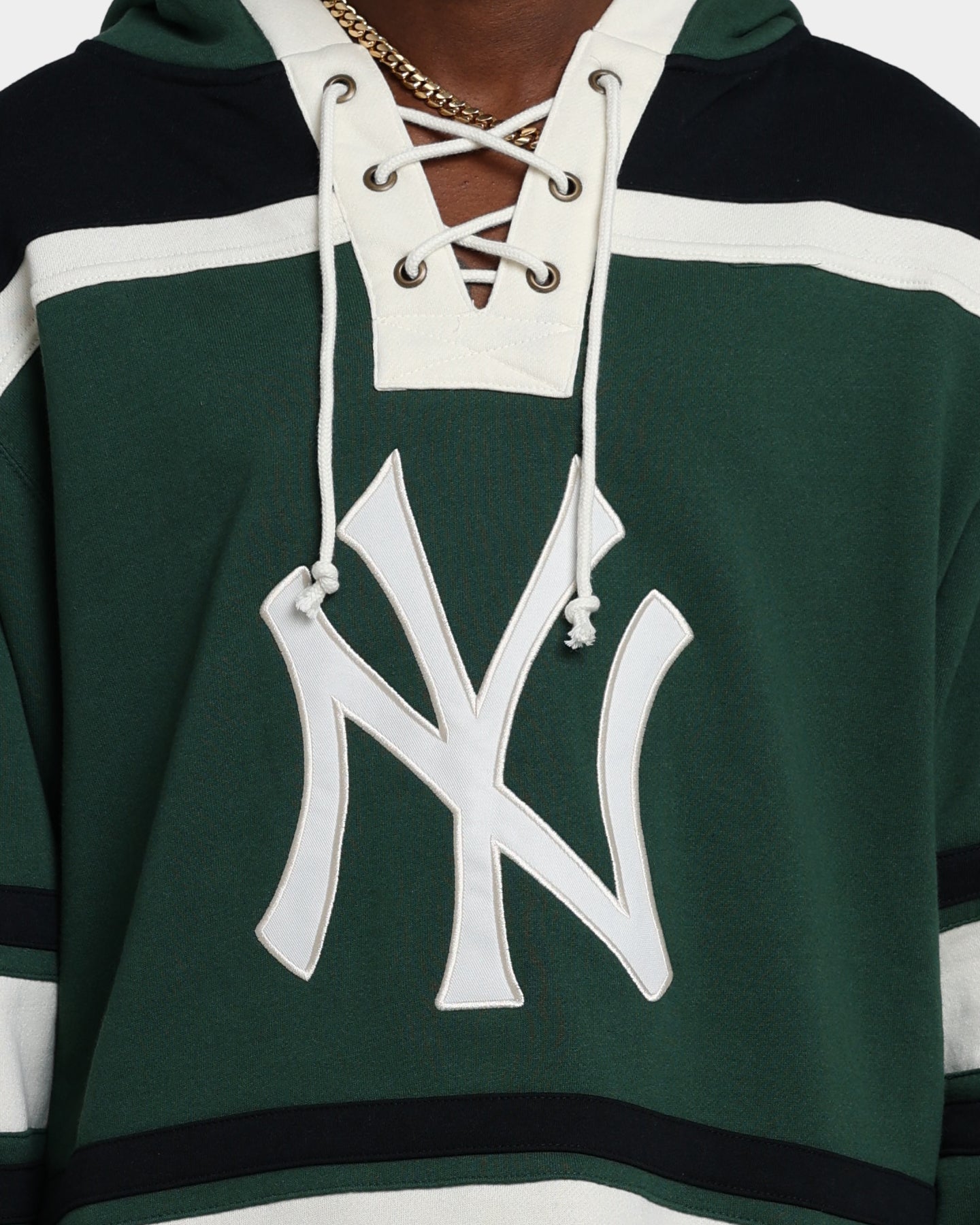 47 Brand New York Yankees Superior Lacer Hoodie for Men - Dark Green Pullover Sweatshirt with Adjustable Drawstring Hood - Perfect for Baseball Games, Streetwear & Casual Outfits