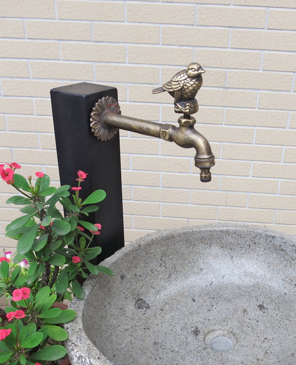 Decorative Brass Bird Garden Outdoor Faucet with Brass Connector - Perfect for Patio, Yard, and Garden Watering Decor