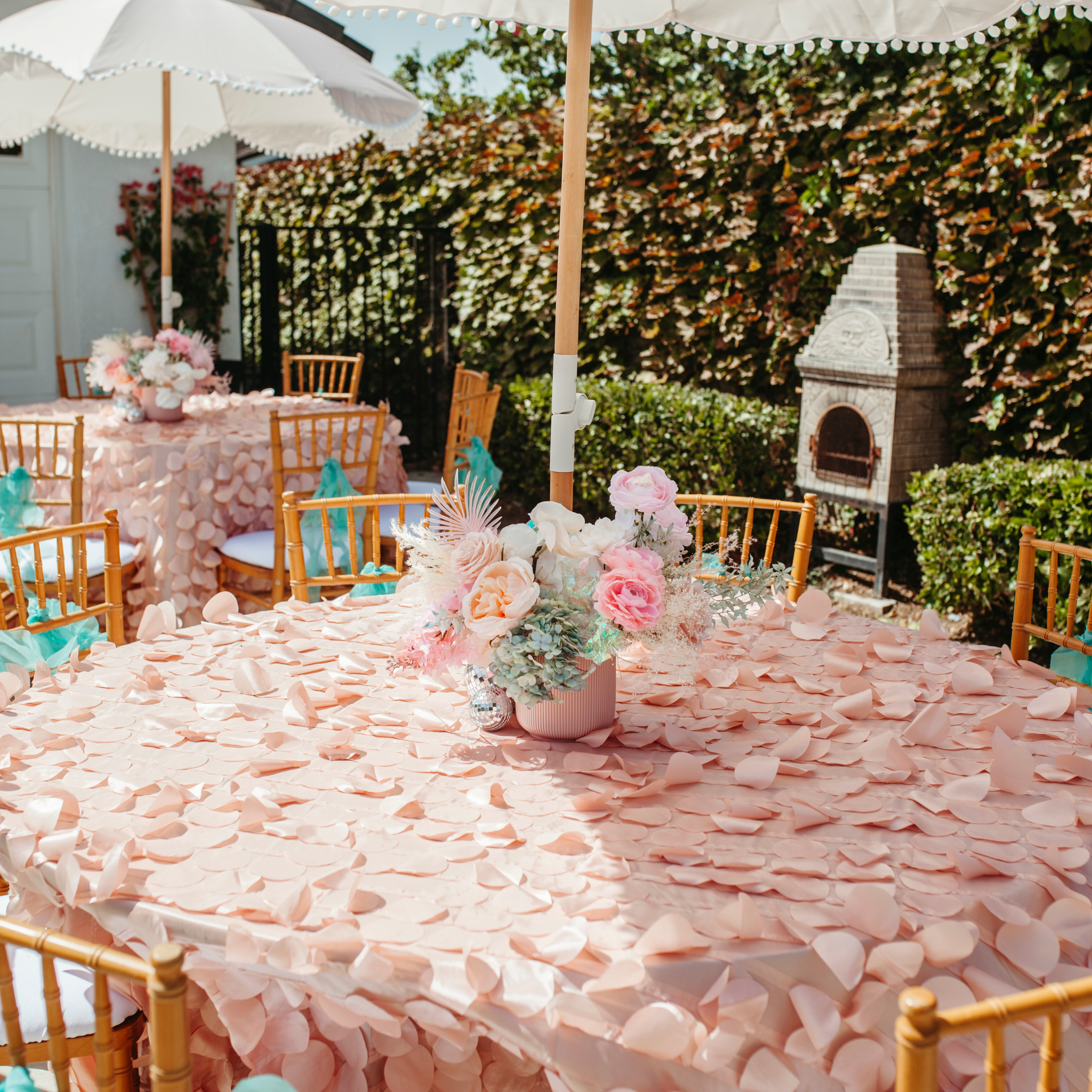 Elegant Petal Circle Taffeta Round 120-Inch Tablecloth in Blush Rose Gold - Perfect for Weddings, Banquets & Formal Dining Events