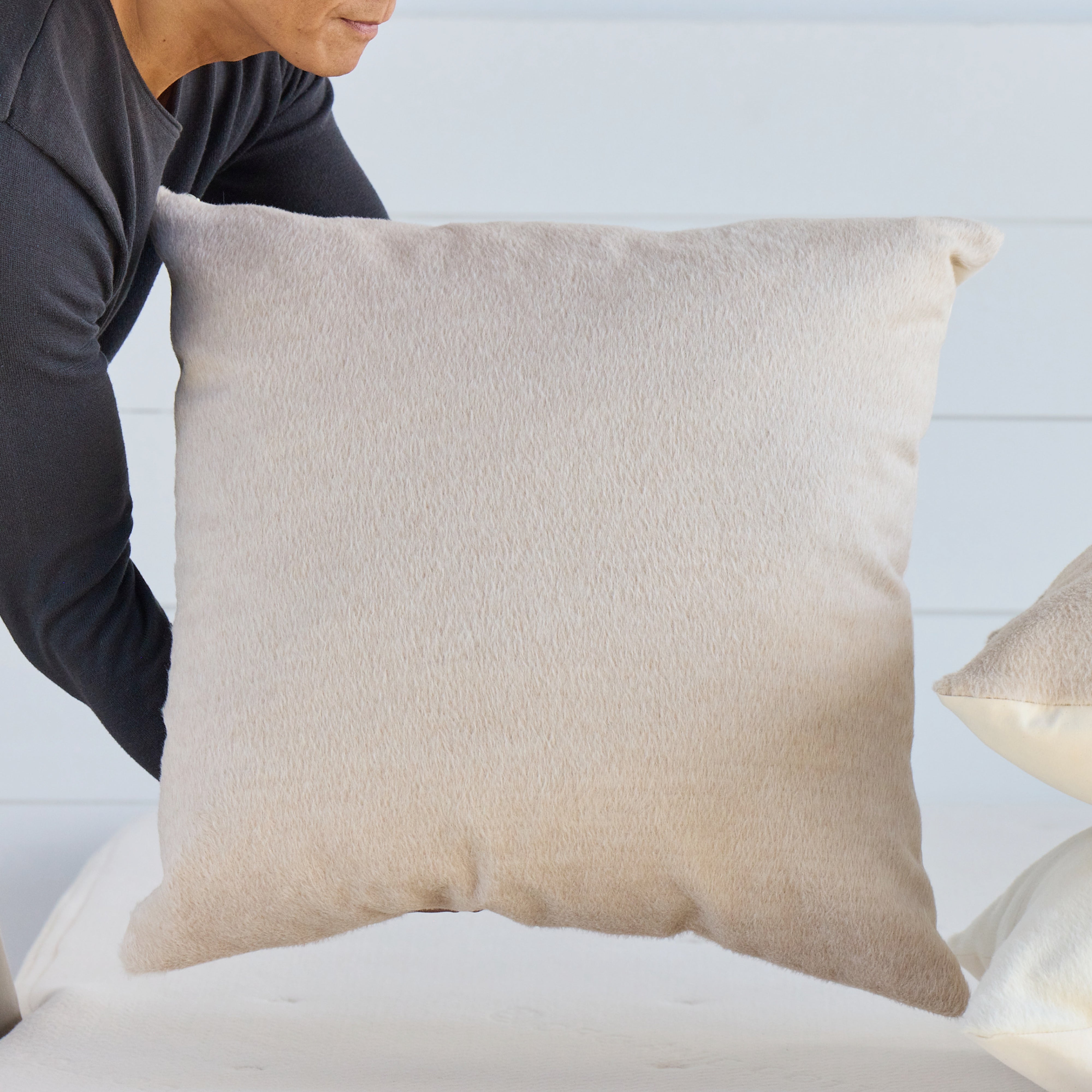 Soft & Cozy Alpaca Wool Throw Pillow Cover - Handmade Hypoallergenic Cushion Case for Sofa, Bed, Chair - Perfect for Living Room, Bedroom & Home Decor