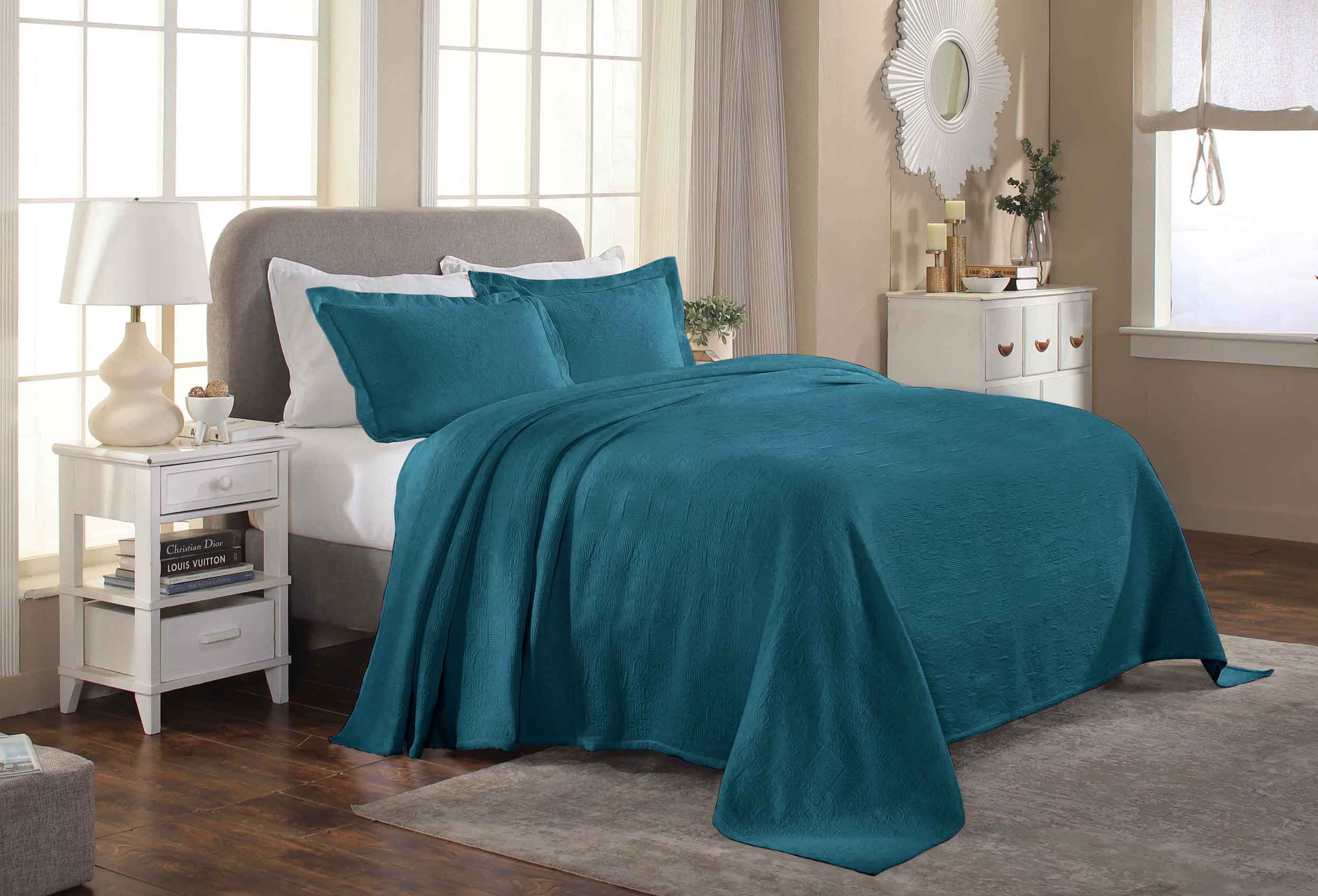 Florin Cotton Matelassé Weave Jacquard Bedspread Set with Scrolling Medallion Design - Luxury Queen Size Bed Cover for Master Bedroom & Guest Room Decor