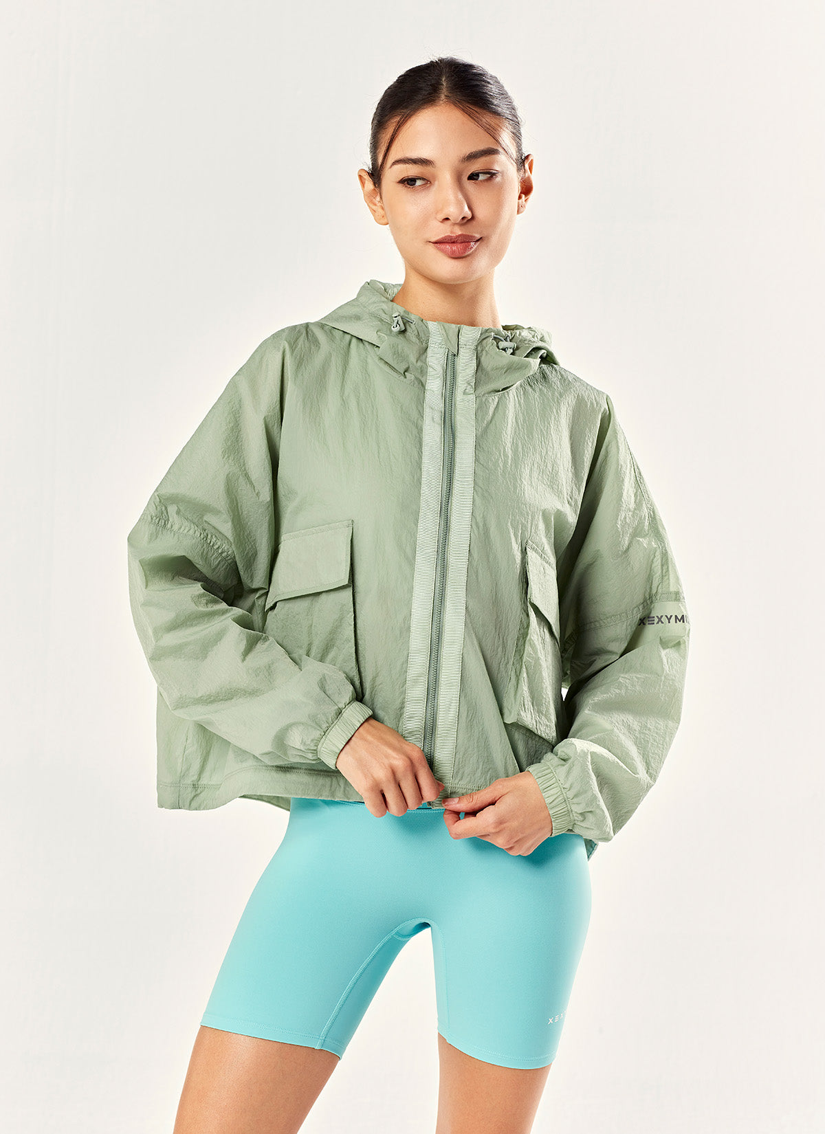 Stylish 2-Way Crop Hood Windbreaker Jacket for Women - Lightweight & Breathable for Outdoor Activities, Running, and Casual Wear