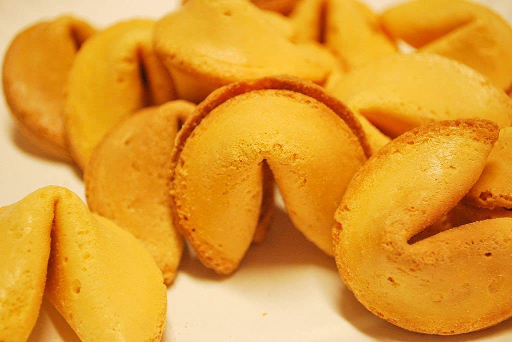 Shop&Save Fresh Crispy Individually Wrapped Fortune Cookies - 100 Pack Citrus Flavor | Perfect for Snacks, Lunch Boxes, Picnics, Birthdays, Graduations & Parties | Great for Office Treats, Wedding Favors & Asian-Themed Events