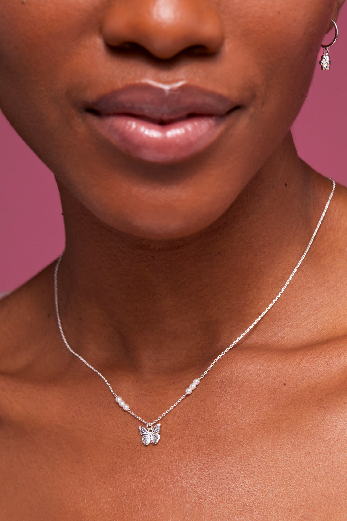 Elegant Pearl Butterfly Pendant Necklace for Women - 18K Gold Plated Jewelry Gift for Birthday, Anniversary & Valentine's Day - Perfect for Parties, Weddings & Special Occasions