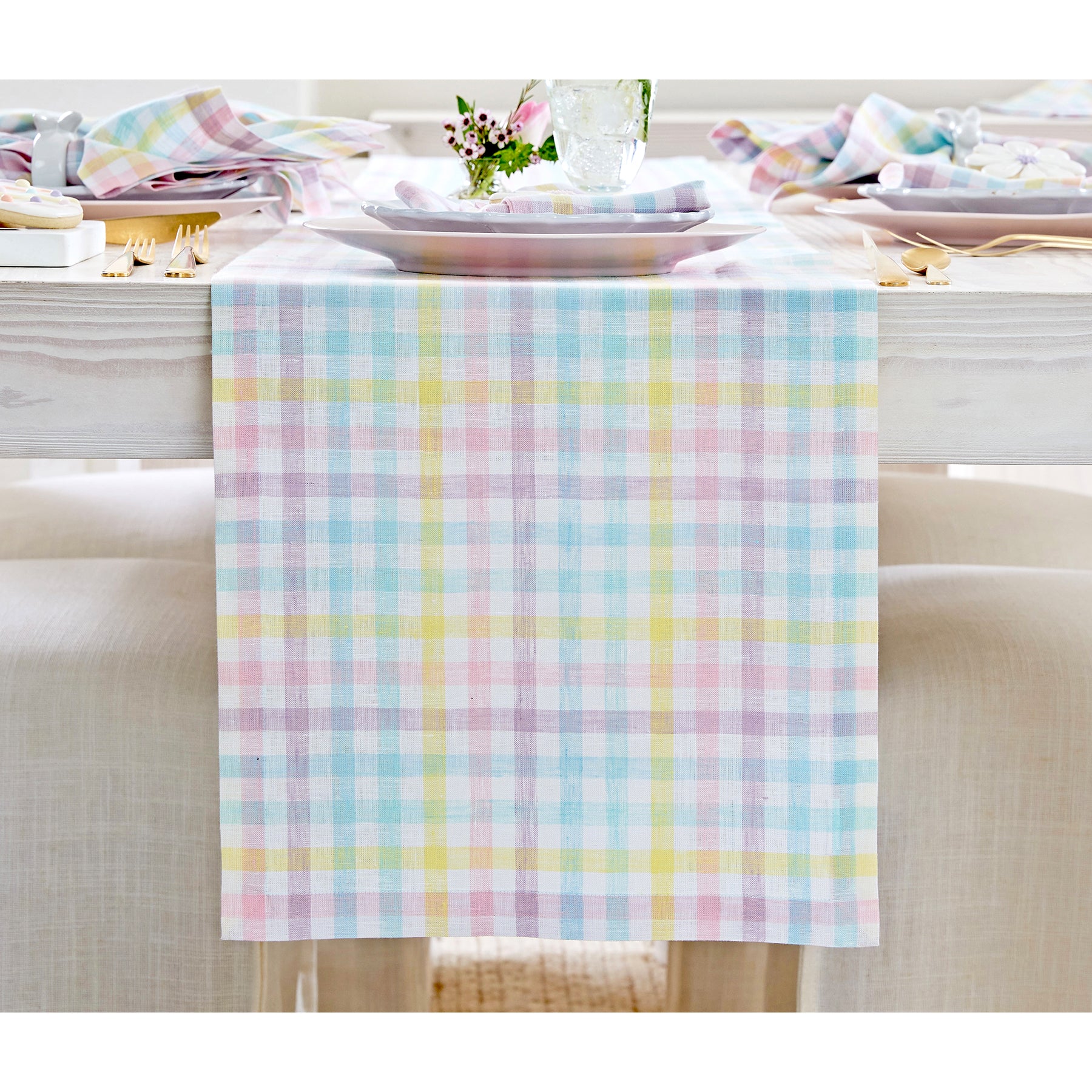 Stylish Gingham Table Runner for Dining Room Decor - Perfect for Farmhouse, Rustic, and Country Style Tables