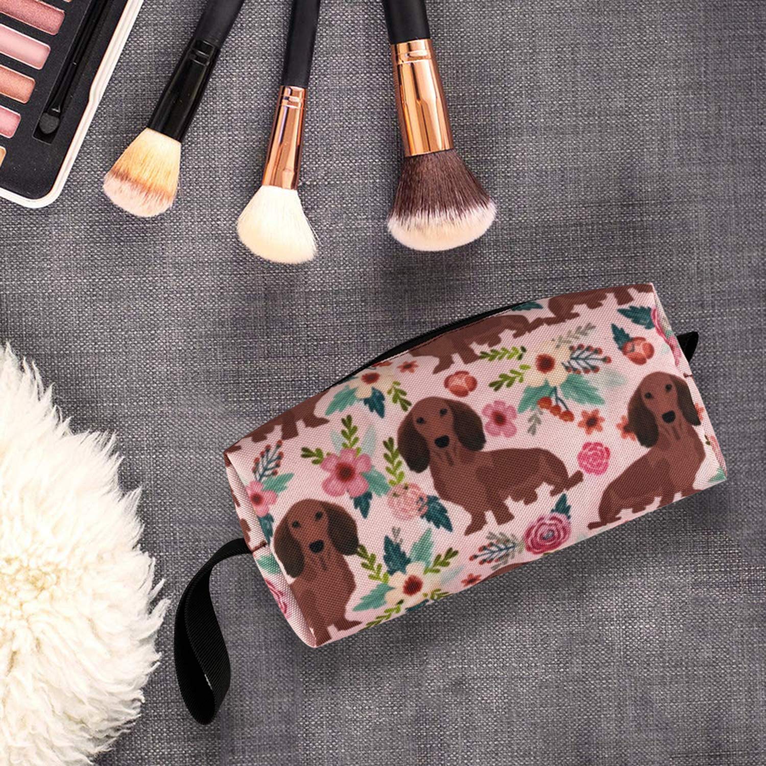 YISHOW Black and White Skulls Makeup Bag - Cute Travel Cosmetic Pouch, Toiletry Organizer Case for Women | Perfect for Travel, Gym, and Daily Essentials Storage
