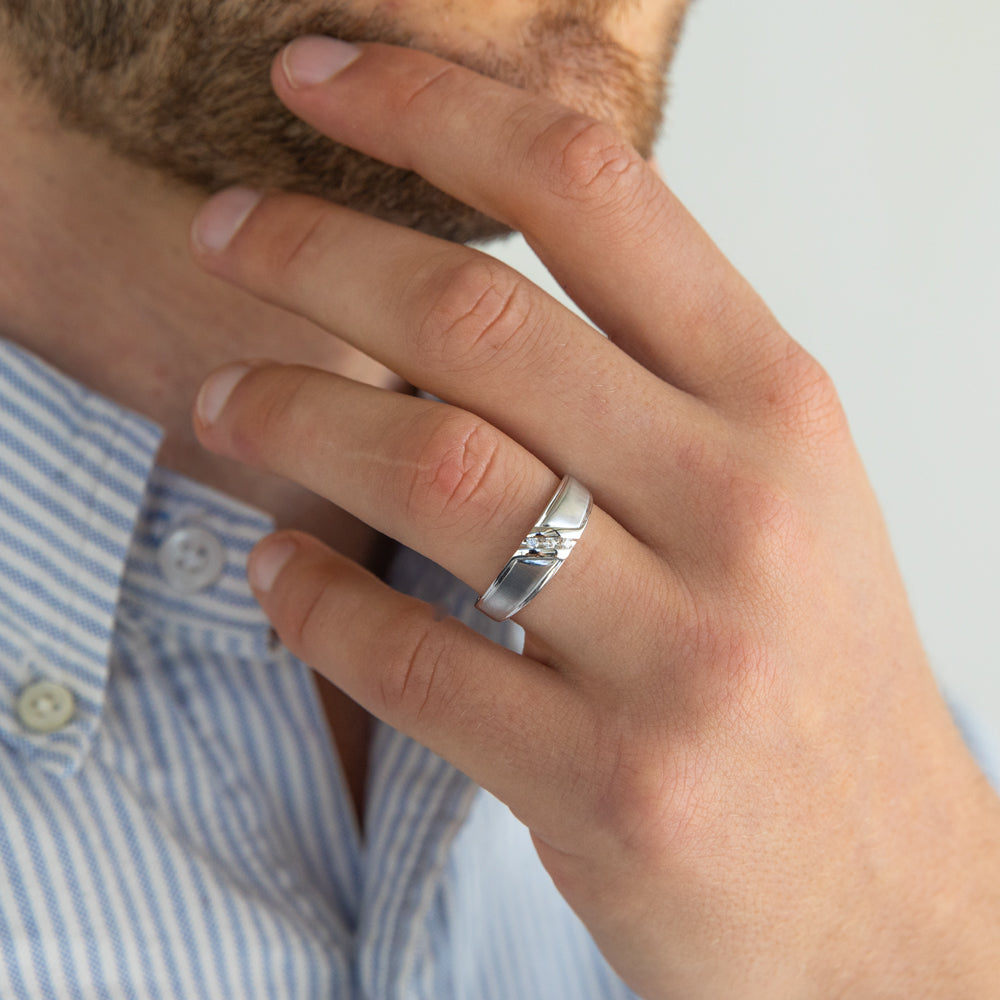 9ct White Gold Men's Diamond Ring with 3 Genuine Diamonds - Perfect for Weddings, Anniversaries & Special Occasions