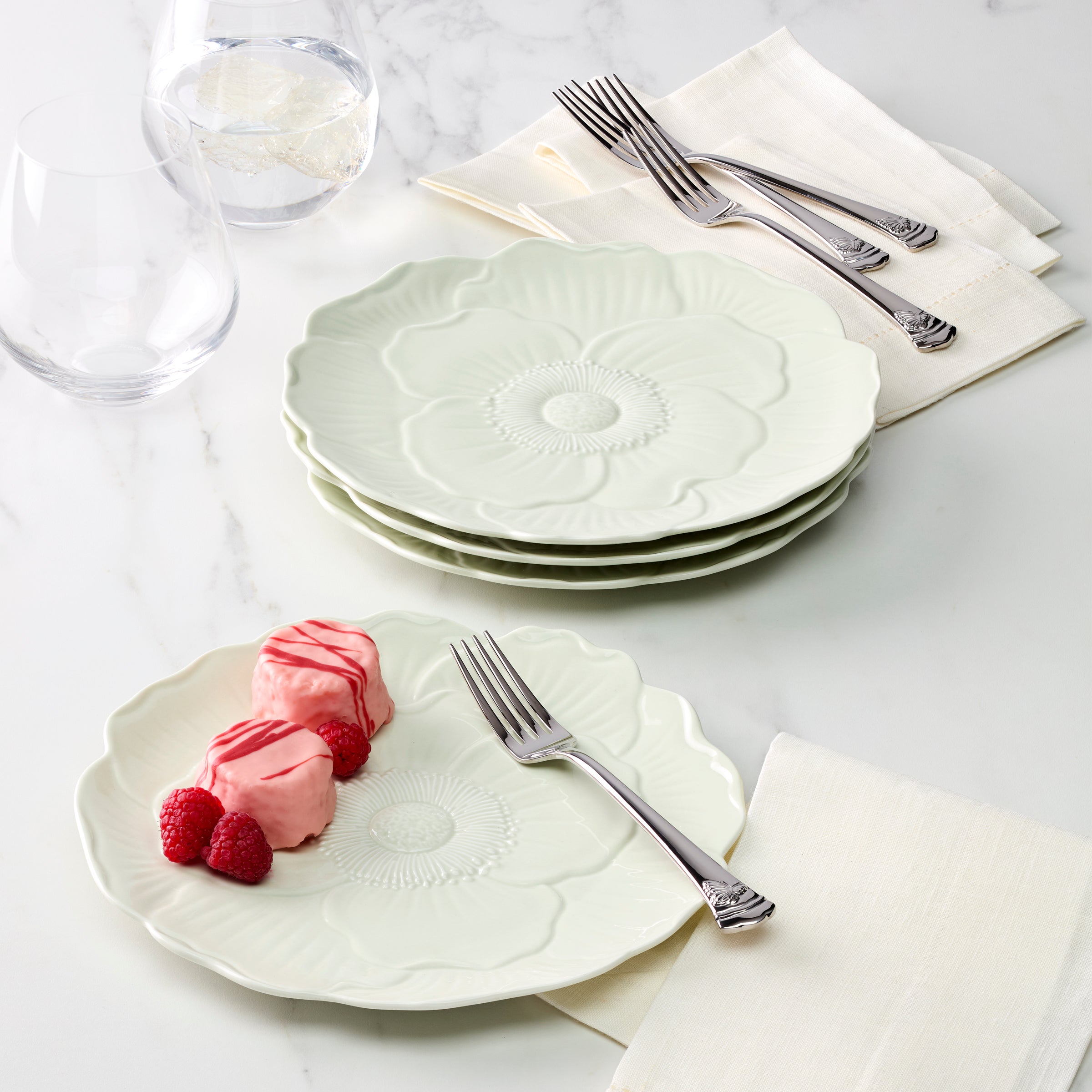 Butterfly Meadow Floral Green Accent Plates - Set of 4 Decorative Dinner Plates for Spring Table Setting, Garden Party & Home Decor