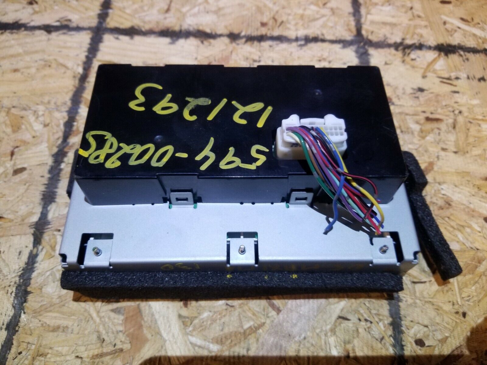 2005 Nissan Maxima OEM Dashboard Display Information Screen #130 - Replacement for Car Audio & Navigation System