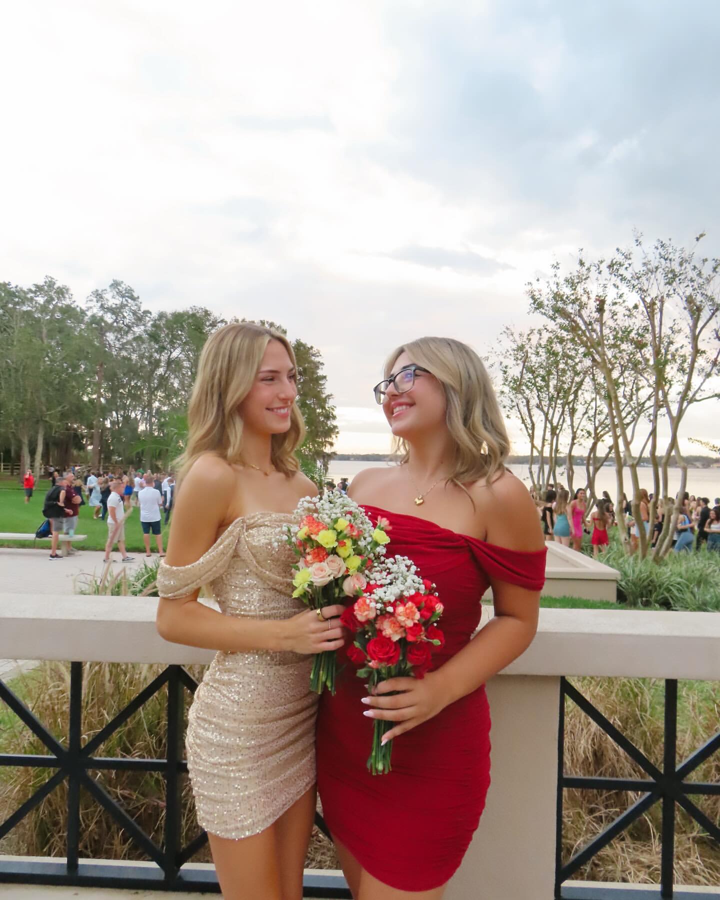 **Off The Shoulder Short Prom Dress - Elegant Homecoming Dress J5924 for Women, Perfect for Parties, Dances & Special Occasions**