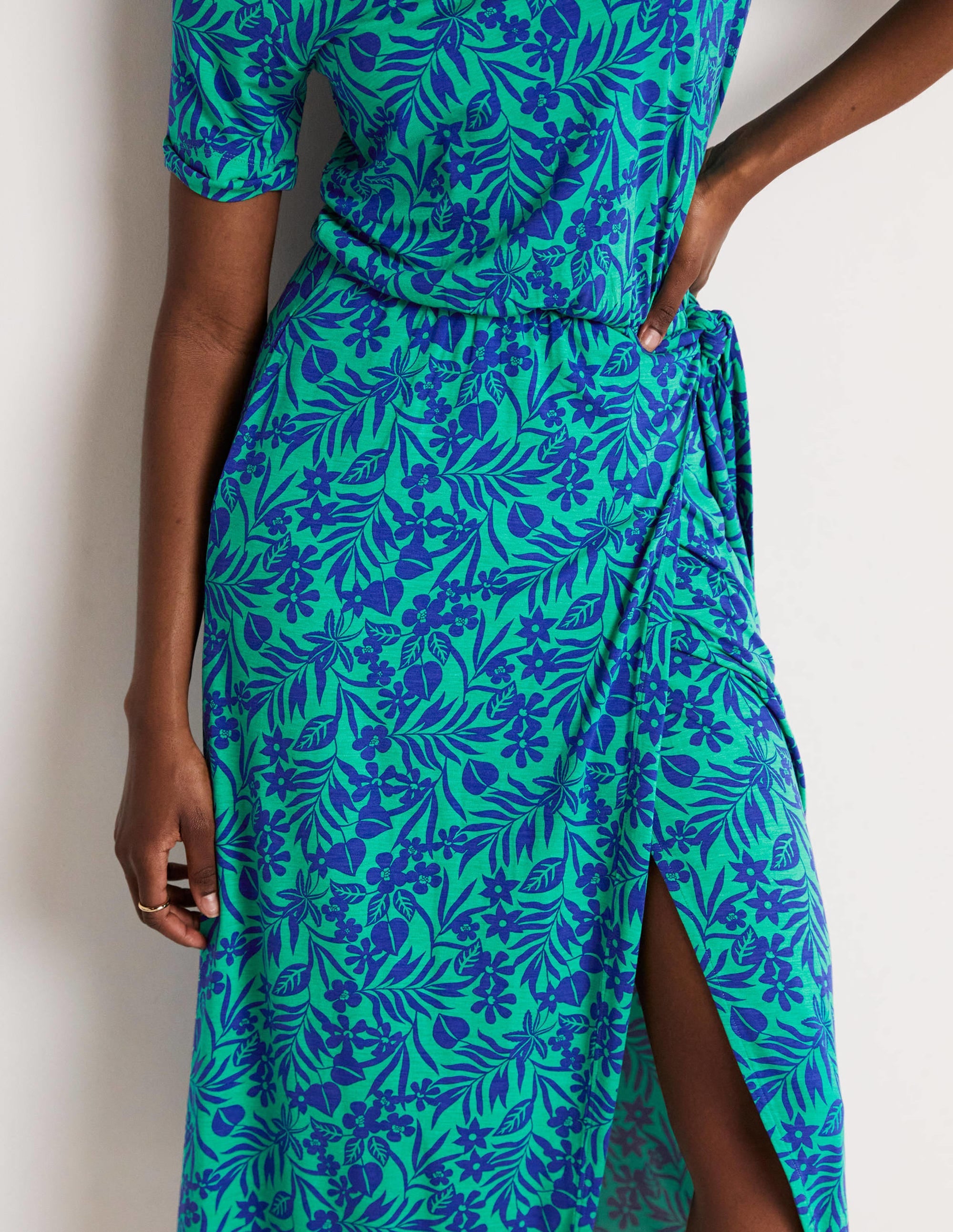 Amanda Jersey Midi Dress - Emerald Green Floral Print Summer Dress for Women | Perfect for Beach Vacations, Garden Parties & Casual Outings