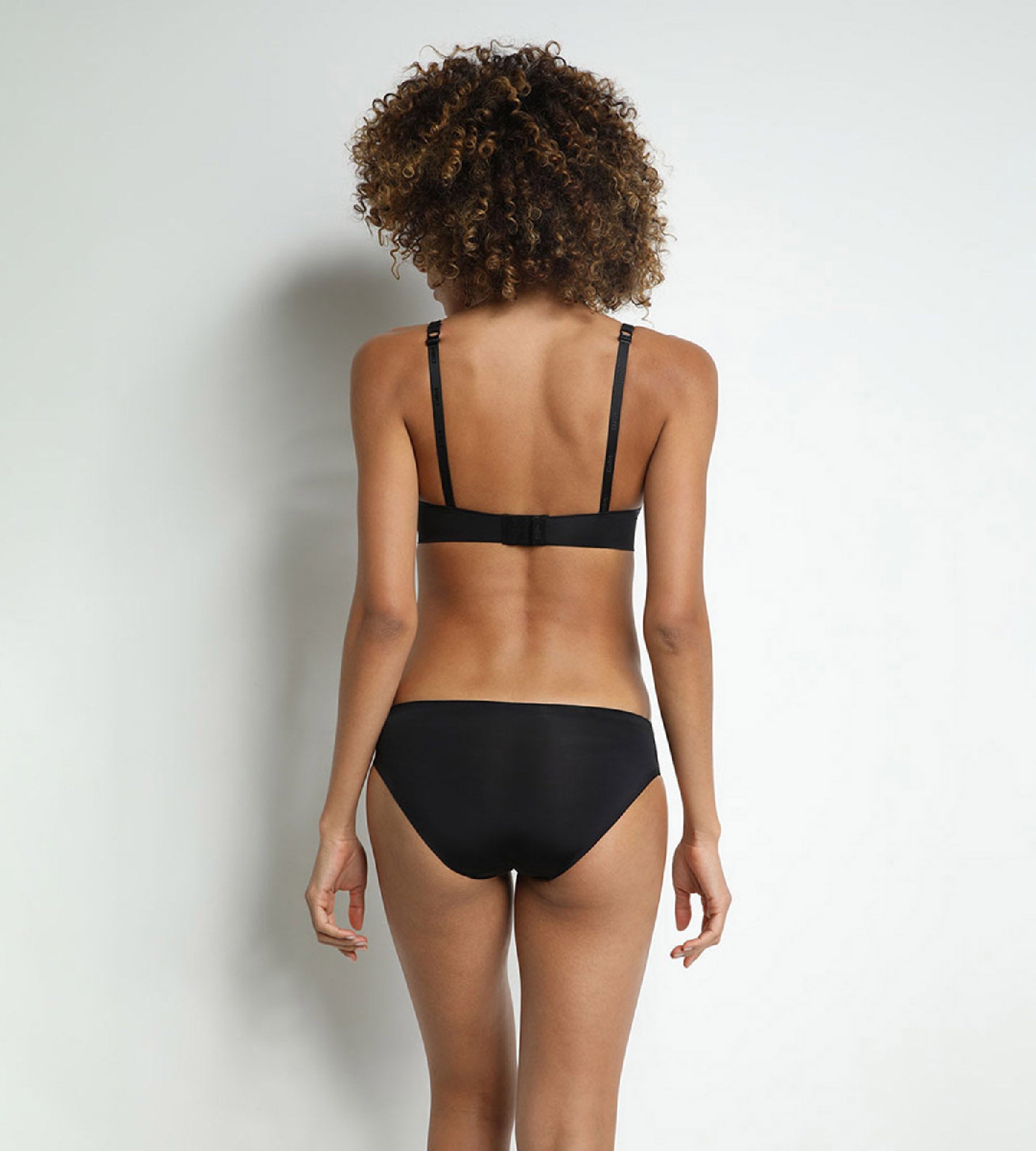 DIM InvisiFree Seamless Black Women's Underwear - No Show Panties for Comfort & Discreet Wear Under Tight Dresses & Pants