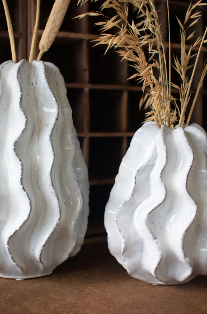 Elegant Ceramic Ruffle Vase - Handcrafted Home Decor for Centerpieces, Wedding Decorations & Floral Arrangements | Perfect for Living Room, Dining Table & Gift Giving