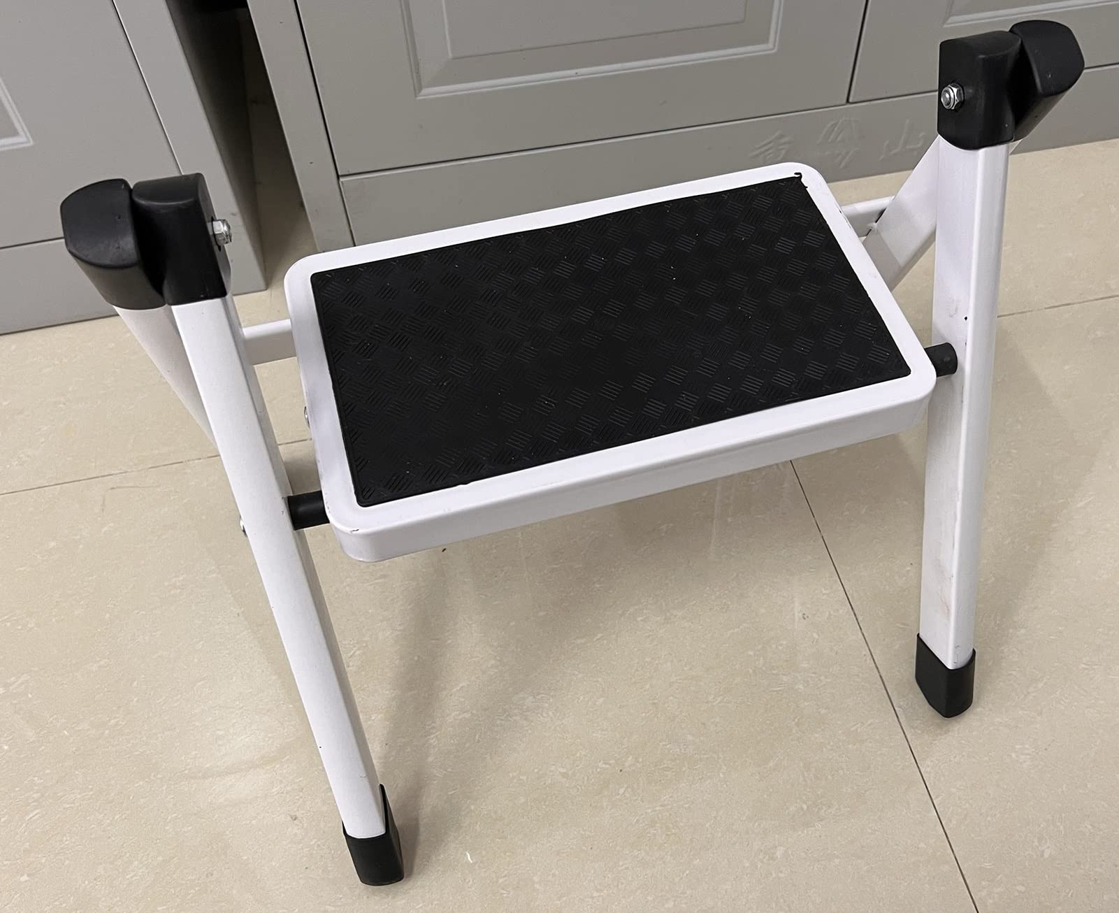 Portable Metal Mini Folding Step Stool - Lightweight Compact Ladder for Kitchen, Bedroom, Office, Library & Balcony - Perfect for Reaching High Shelves, Changing Light Bulbs & Home Organization (White)