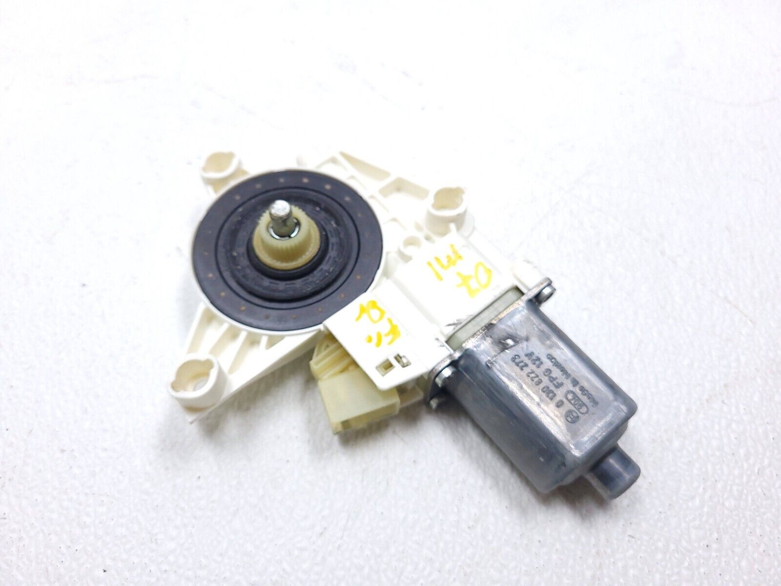 06-11 Mercedes ML500 Front Left Driver Side Door Window Motor OEM Replacement - Perfect for Smooth Power Window Operation & Repair