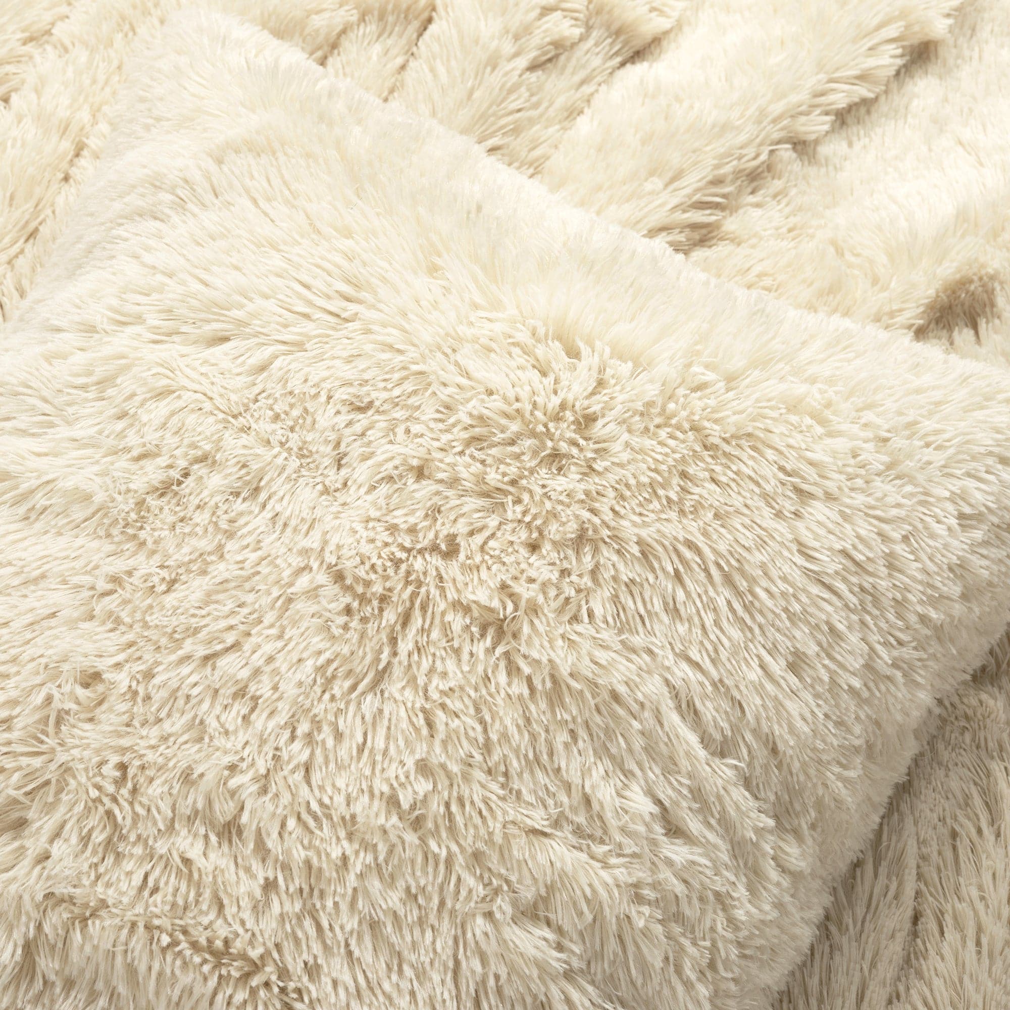 Emma Faux Fur Comforter Set - Soft & Luxurious Bedding Collection for Winter - Queen/King Size - Perfect for Cozy Bedrooms, Guest Rooms & Winter Home Decor